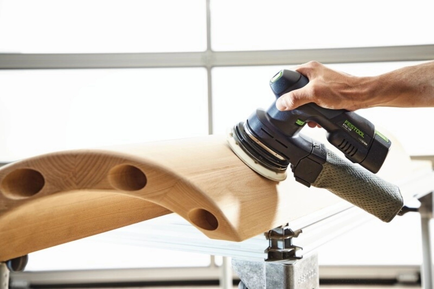 Festool ETSC 125-Basic ERGO 18V Li-Ion accu Excenterschuurmachine in systainer - met 3.1Ah accu en 50st STF Granat Schuurschijf - P80 - 125mm