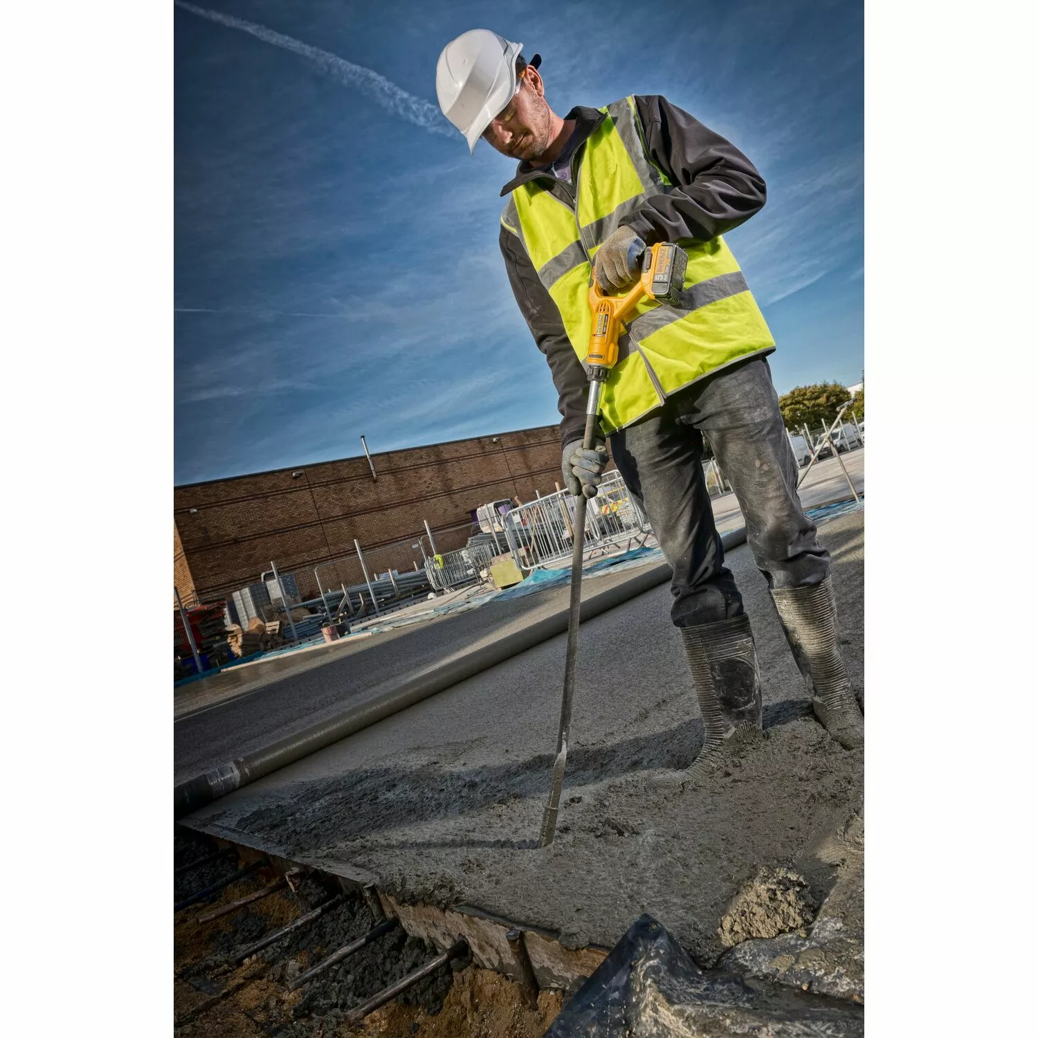 DeWALT DCE531N-XJ 18V XR betontrilnaald body-image