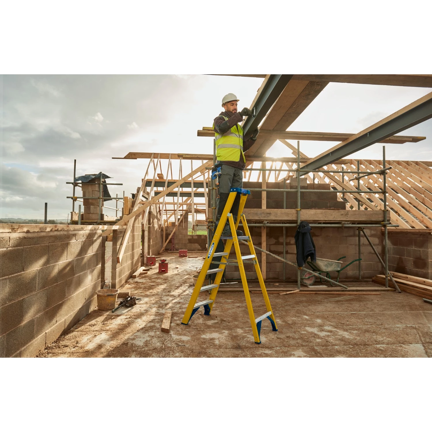 Little Jumbo 1277170418 Werner Échelle Plateforme - Simple - Fibre de verre - 1 x 4 marches - max. hauteur de travail 2,73m