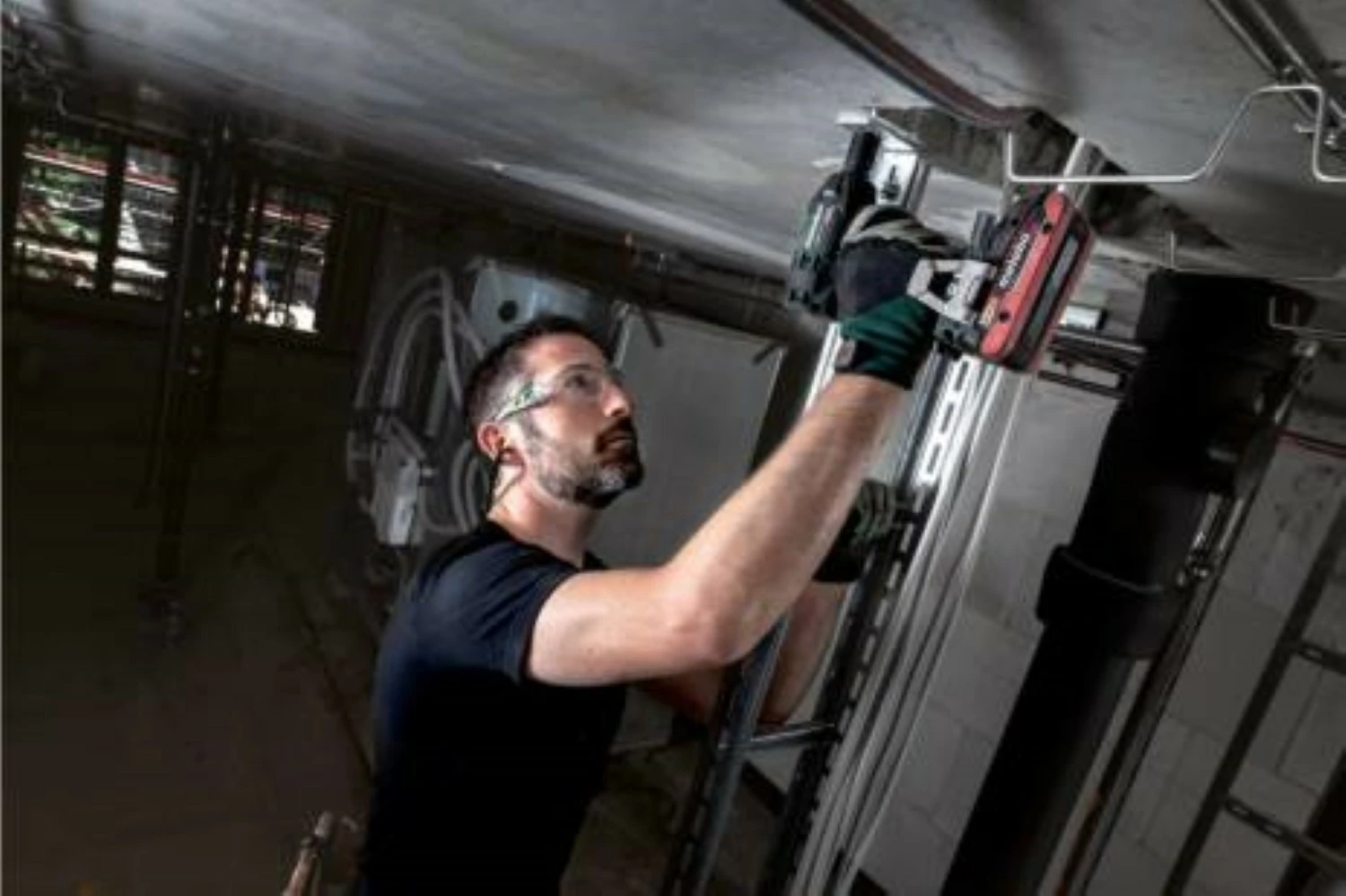 Metabo SSW 18 LTX 300 BL 18V LiHD Accu slagmoersleutel set (2x 4.0Ah LiHD accu) in metaBOX - 300Nm - 1/2" - koolborstelloos-image