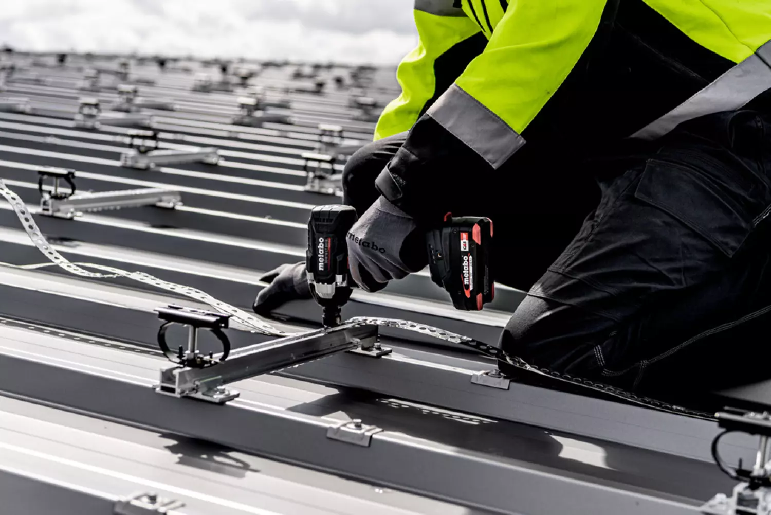 Metabo SSW 18 LT 300 BL 18V Li-ion Accu Slagmoersleutel body in Metabox-image