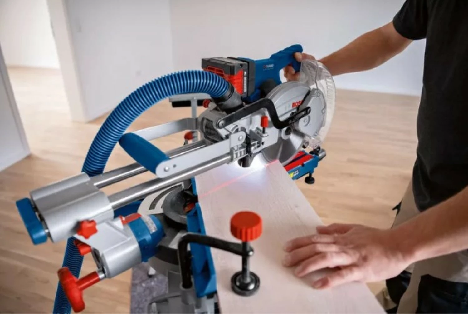 Bosch GCM 18V-216 DC Scie à découper et à onglets sans fil - 18V Li-ion - Machine seule-image
