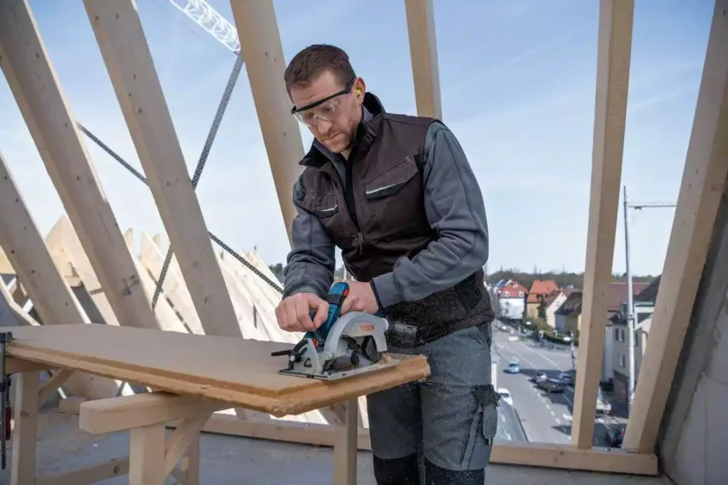 Bosch GKS 18V-57-2 L 18V Li-ion Scie circulaire sans fil (2x 5,5 Ah) dans L-Boxx - 165 mm-image