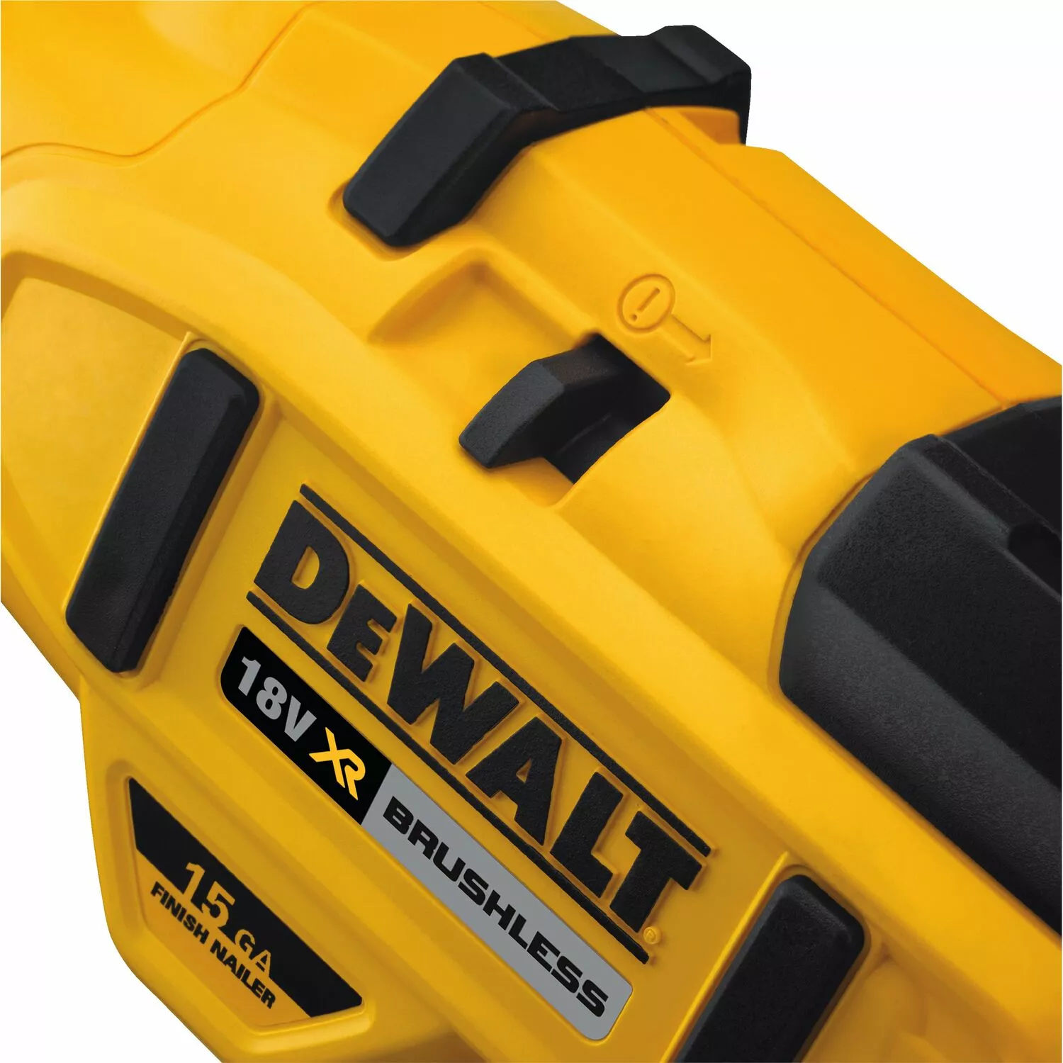 DeWALT DCN650P2-QW 18V Li-ion XR accu afwerktacker (2x 5.0Ah) in TSTAK-image