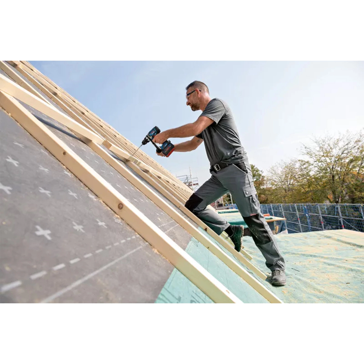 Bosch GSR18V-150 Jeu de visseuses sans fil Li-ion 18V (batterie 3x 8Ah) en L-Boxx - 150Nm-image