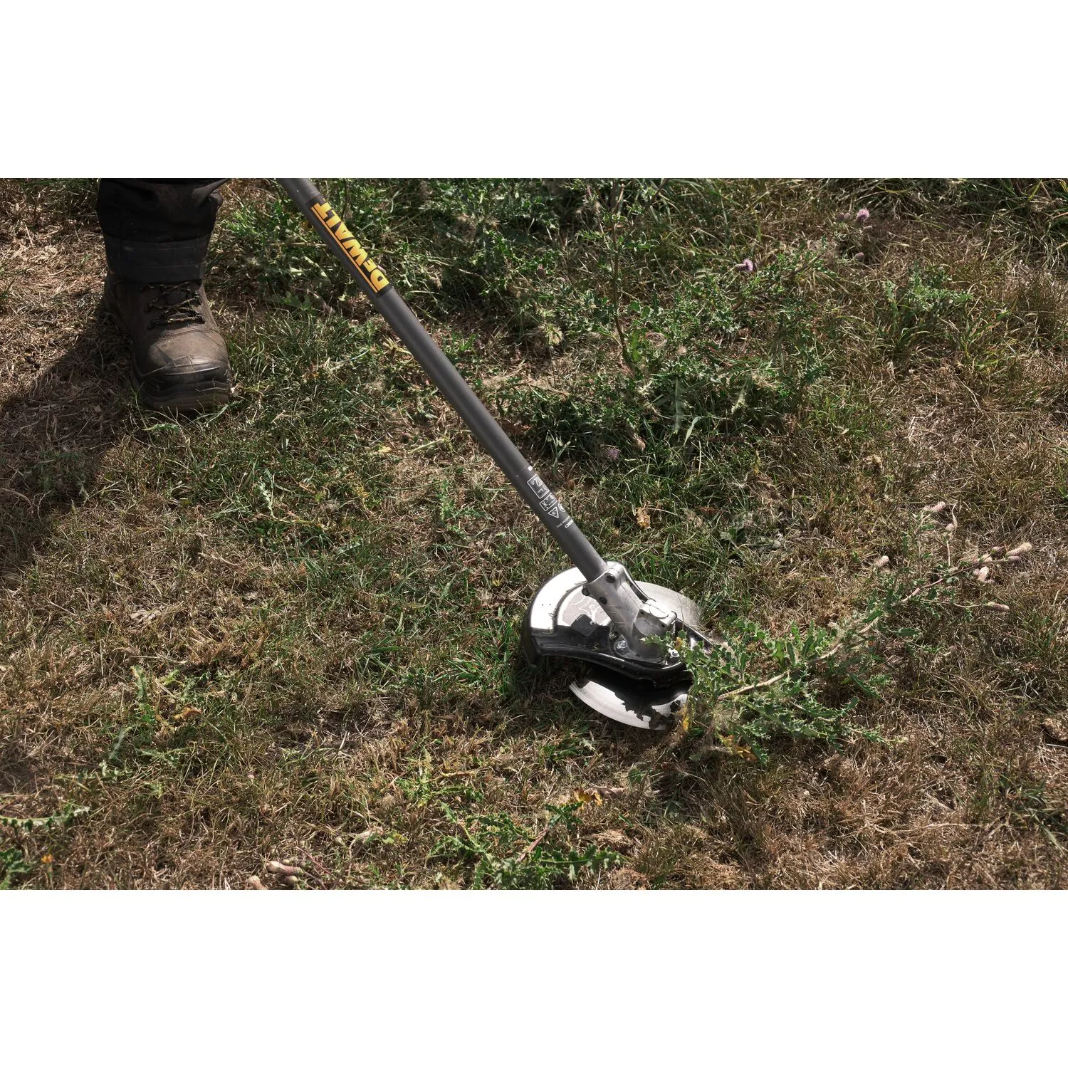 DeWALT DCMASBC1N 54V XR FLEXVOLT Système combiné sans fil Coupe-bordure sur perche accessoire - Sans balais