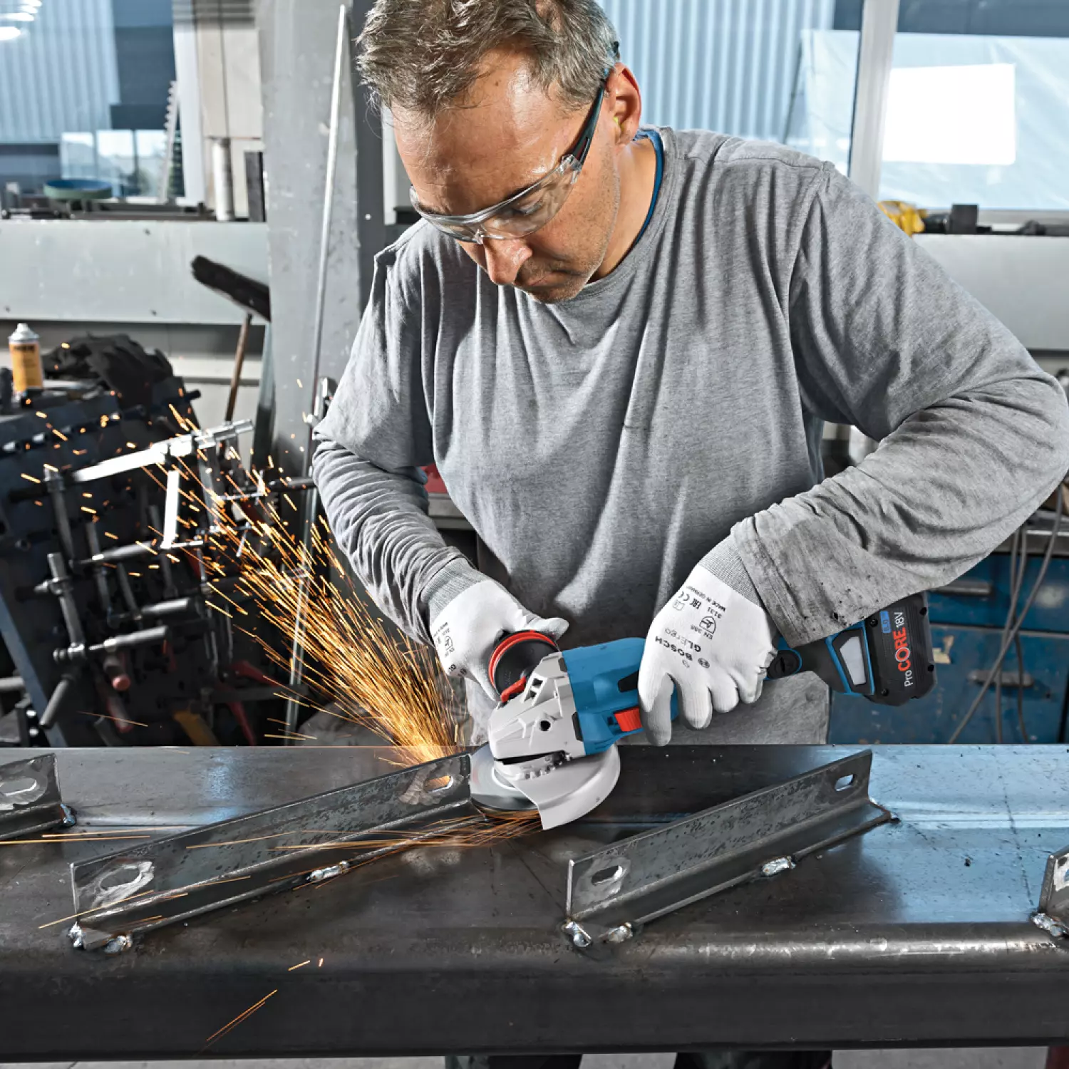 Bosch GWS 18 V-15 C 18V Li-Ion accu BiTurbo haakse slijper in L-boxx - 125mm - koolborstelloos-image