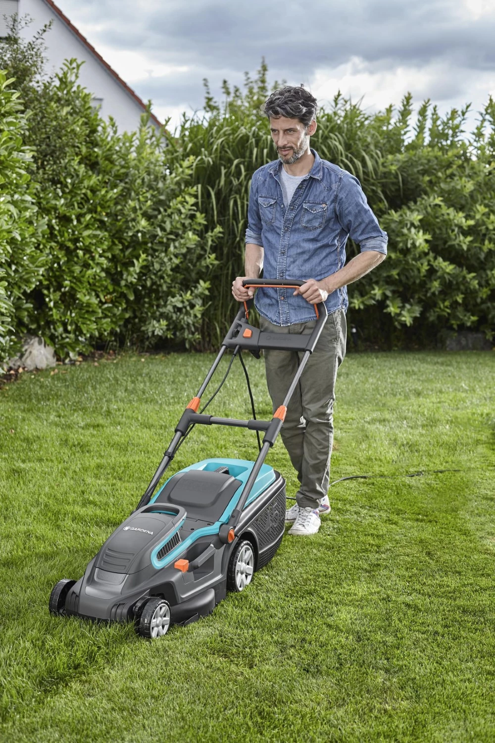 Gardena 5042-20 Tondeuse à gazon électrique - 1800 W - 42 cm - 45 L-image
