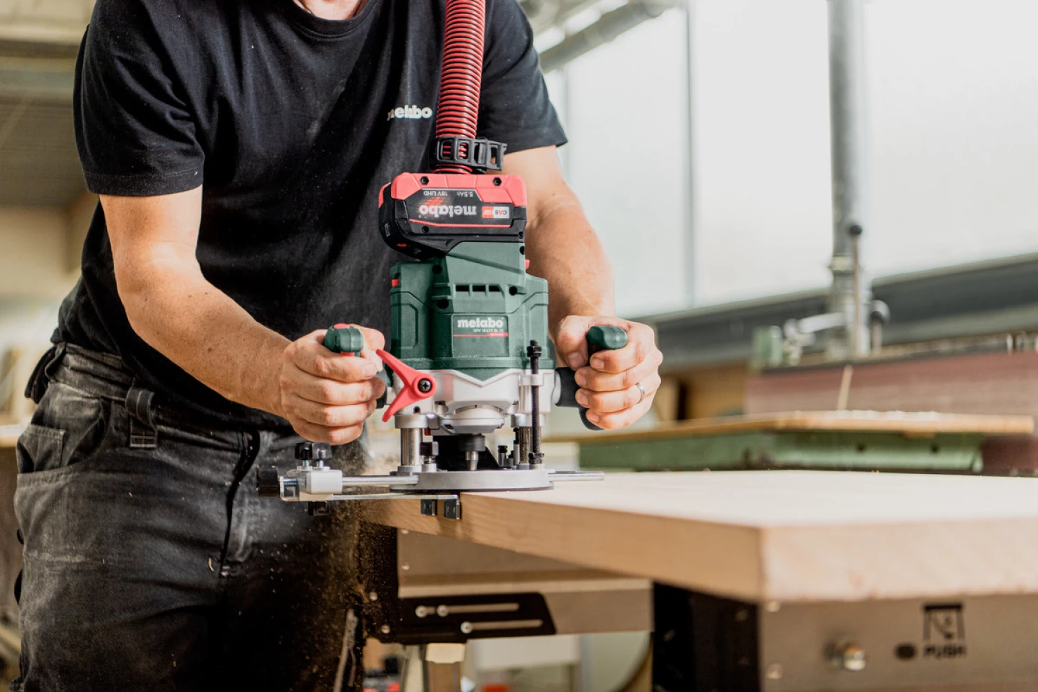 Metabo OFV 18 LTX BL 12 18V Li-ion accu bovenfrees body in Metabox-image