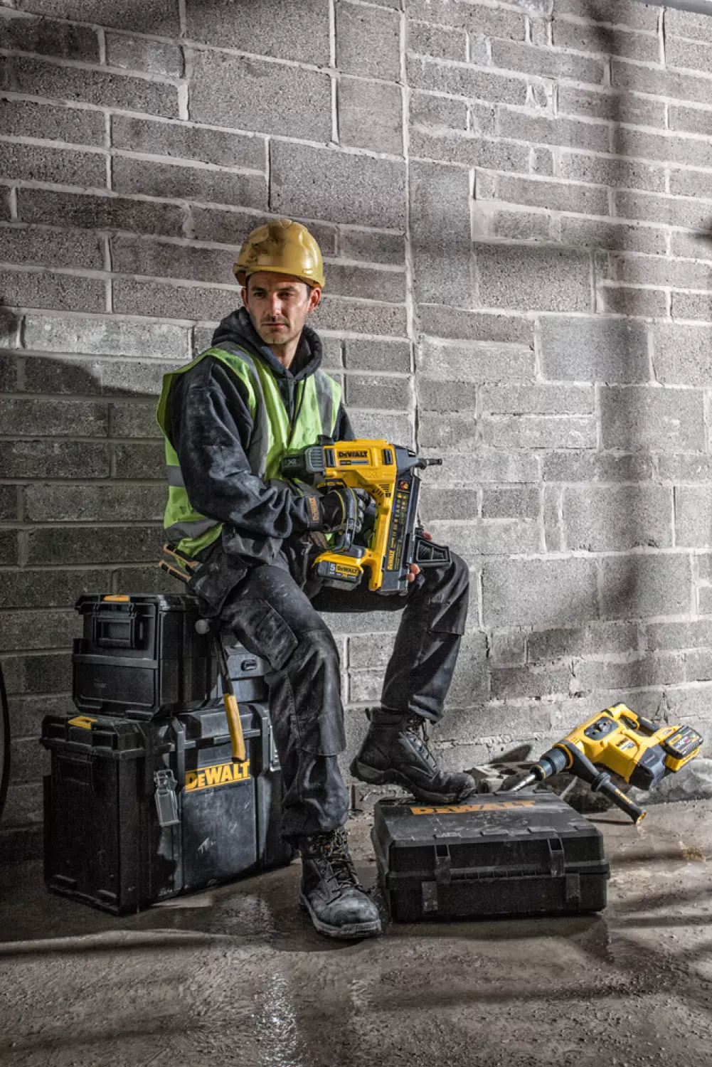DeWALT DCN890P2 Cloueuse béton et acier sans fil 18V Li-Ion (2x batterie 5.0Ah) dans coffret-image