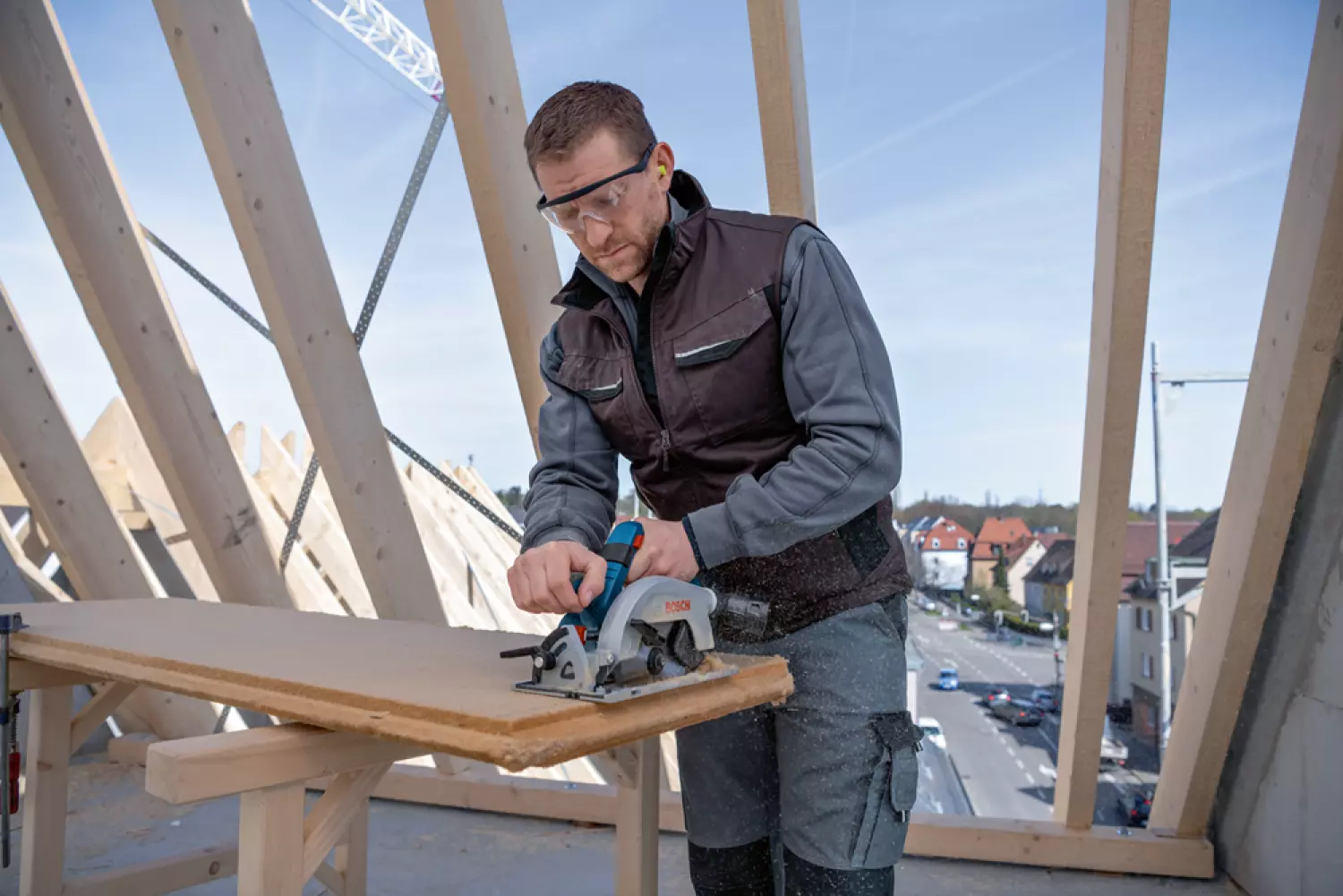 Bosch GKS 18V-57-2 L 18V Li-ion Scie circulaire sans fil (2x 5,5 Ah) dans L-Boxx - 165 mm-image