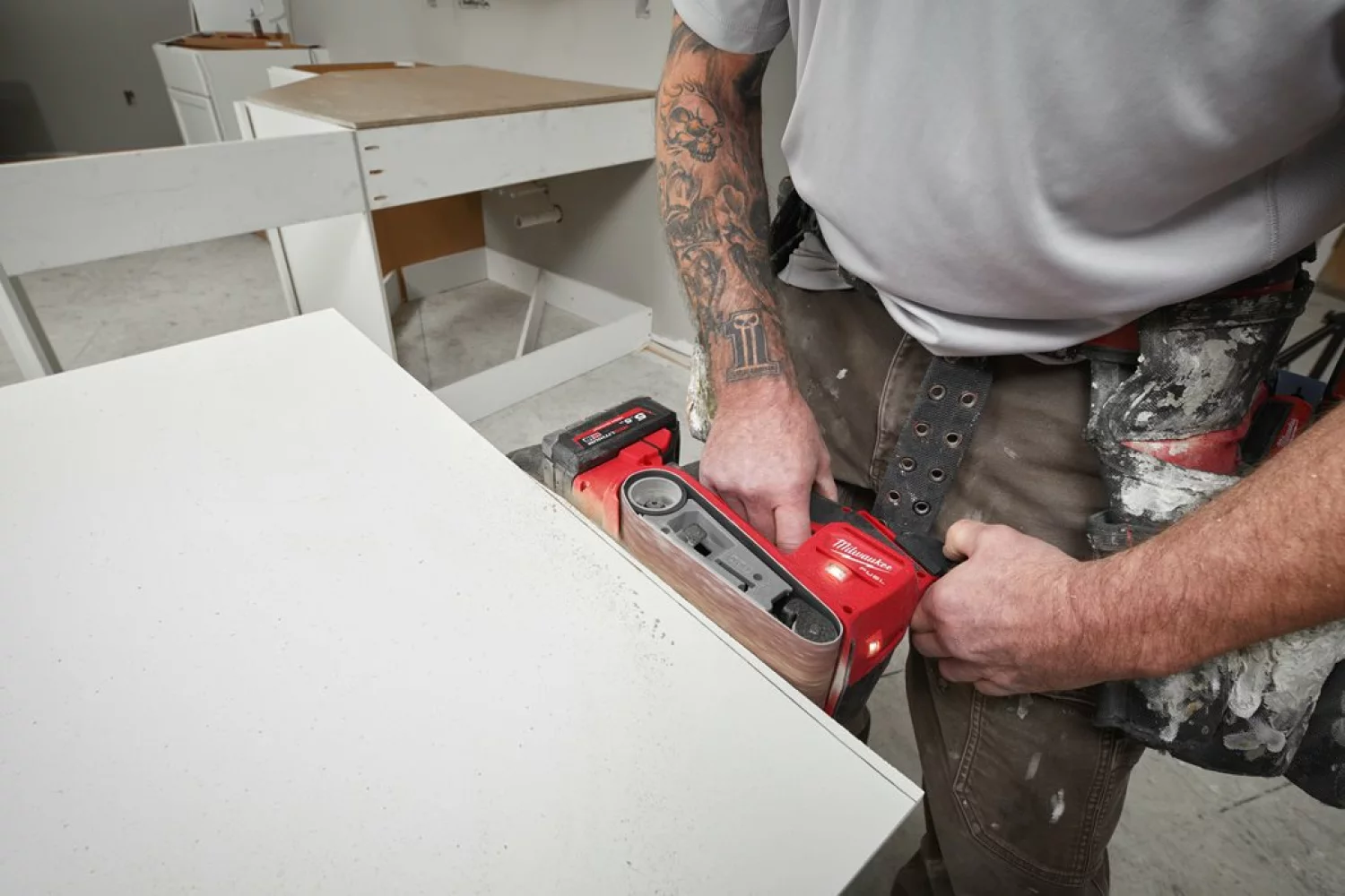 Milwaukee M18 FBTS75-0 Ponceuse à bande sans fil -18V Li-ion - 75 x 457 mm – Machine seule-image