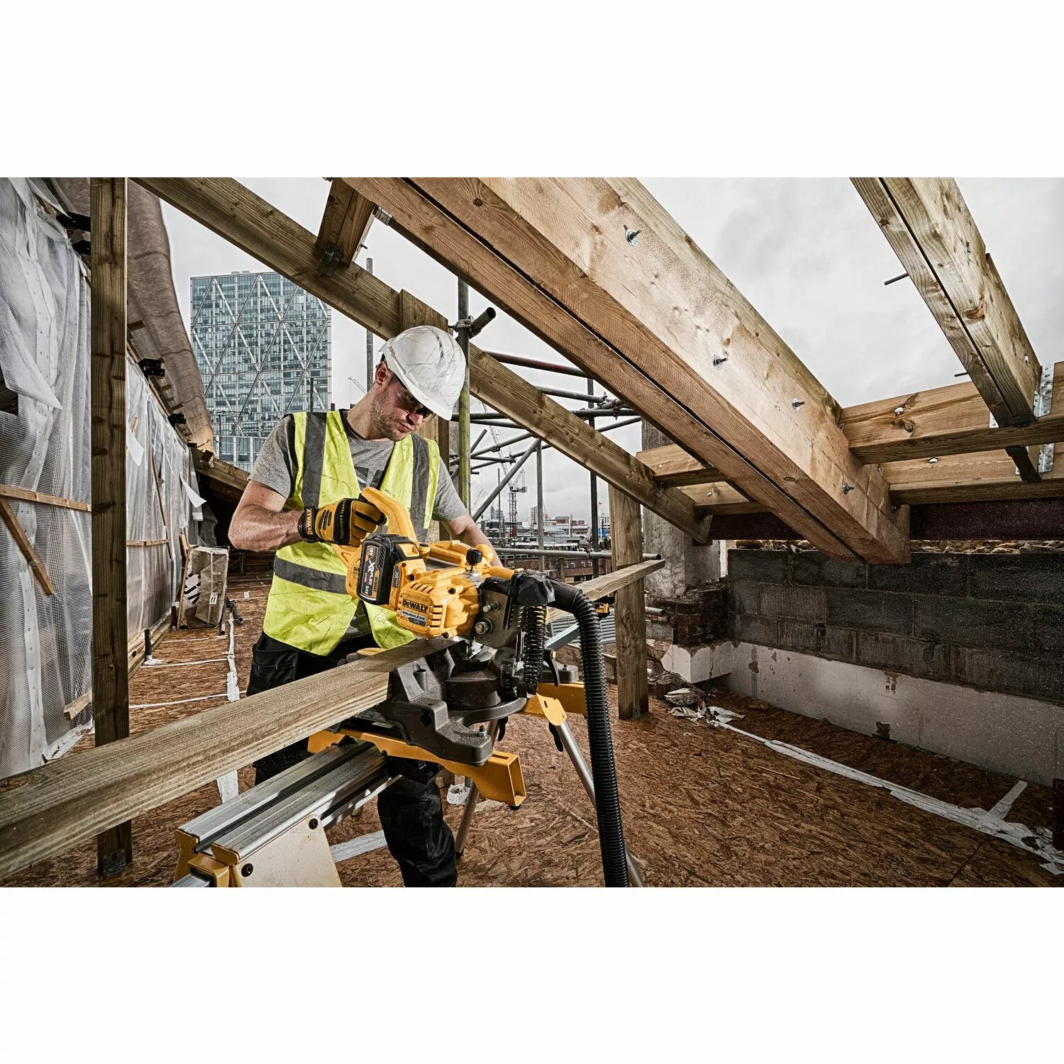 DeWALT DCS777N - Scie à onglet sans fil Li-Ion 18V/54V Li-Ion XR FlexVolt (machine seule) - 216 x 30 mm - brushless-image