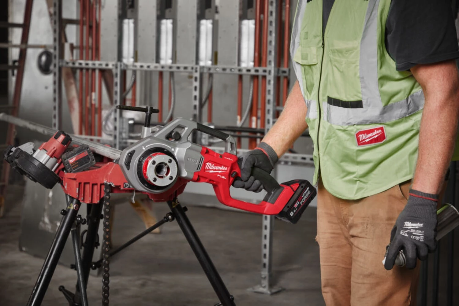 Milwaukee M18 FPT114-802CA Kit coupe-fil sans fil 18 V Li-ion (2 batteries 8,0 Ah) dans un coffret - 1/8 » à 1 1/4 »-image