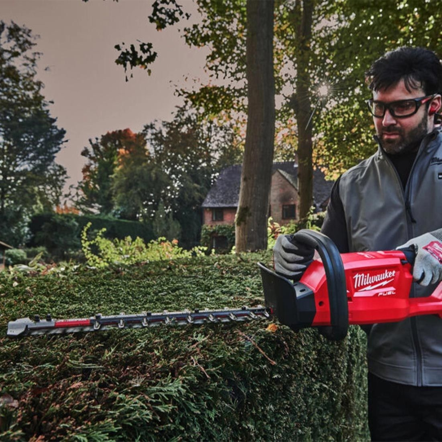 Milwaukee M18 FHET60-802 FUEL 18V Li-Ion batterie taille-haie sans fil - 600 mm-image