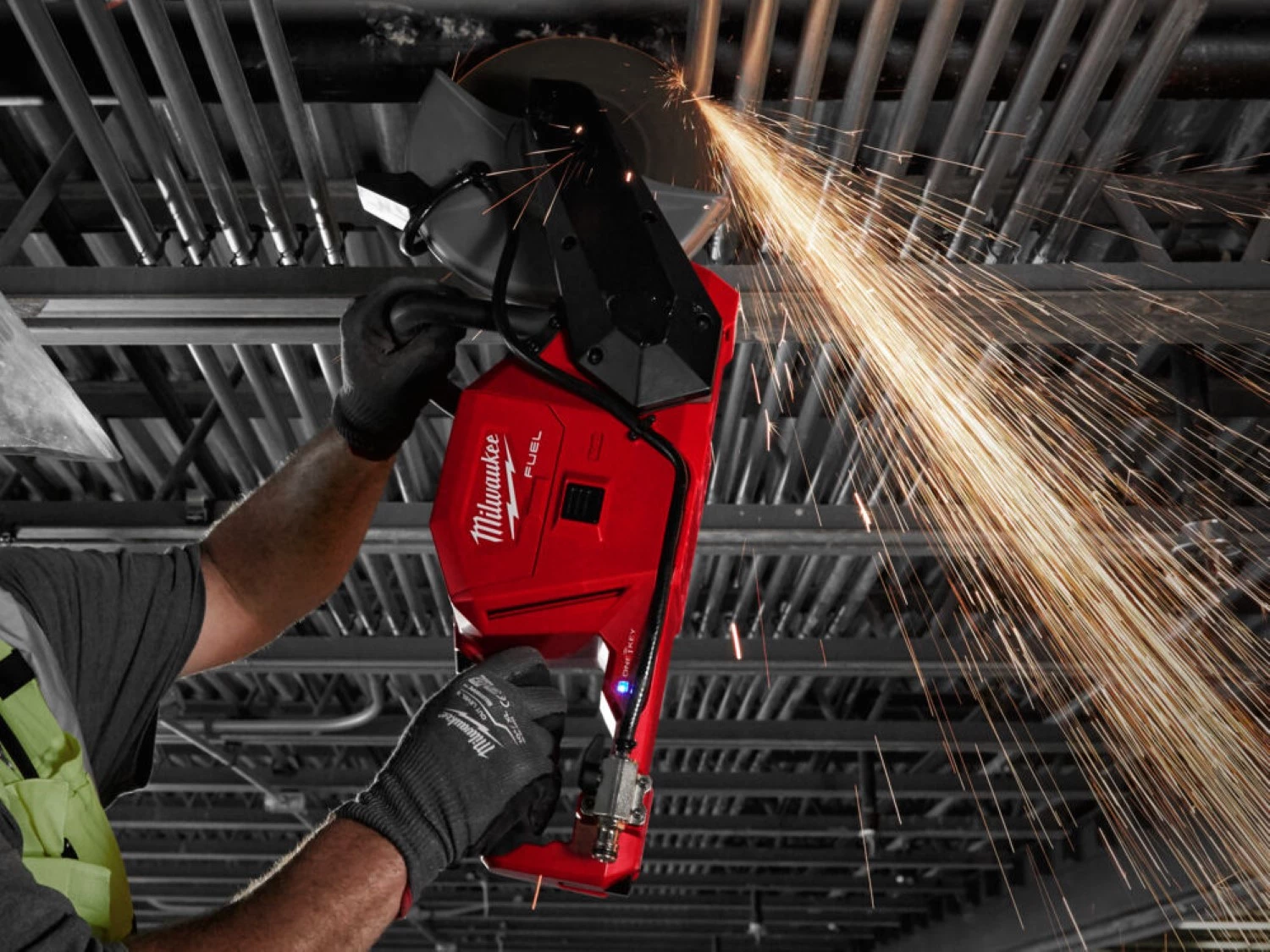 Milwaukee M18 FCOS230-121 Kit de tronçonneuse sans fil 18 V Li-ion (1 batterie 12,0 Ah) - 230 mm-image