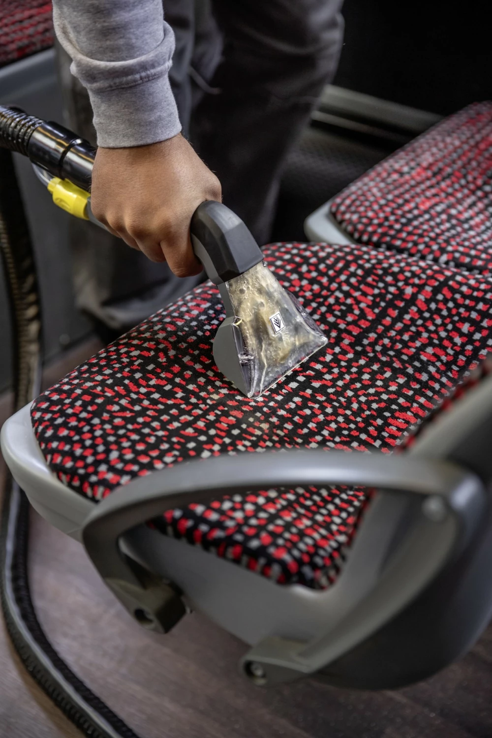 Kärcher Puzzi 8/1 Nettoyeur de tapis - 1 barre - 8L-image