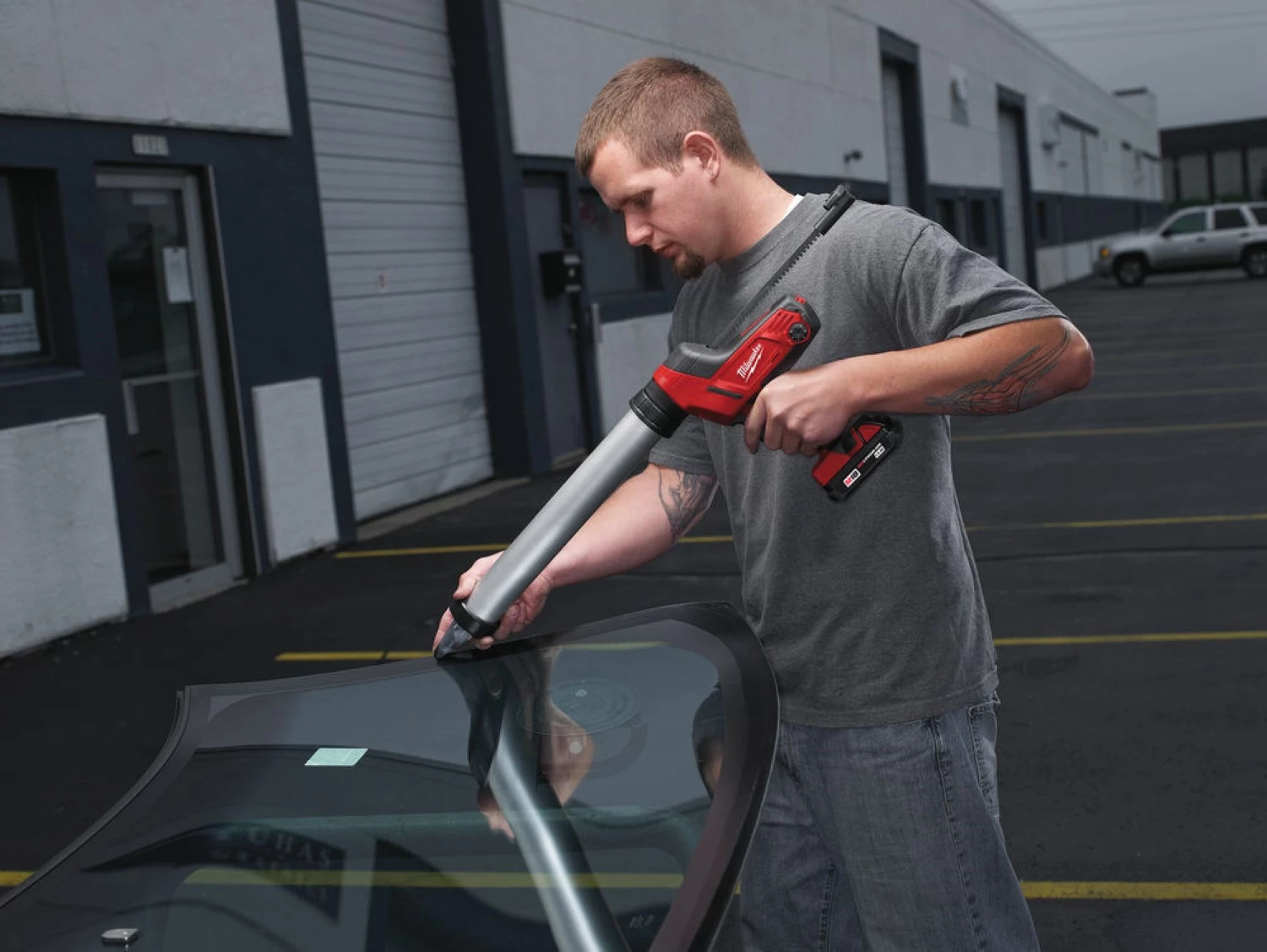 Milwaukee C18 PCG/600A-0B 18V Li-Ion Accu lijm- en kitspuit body in tas-image