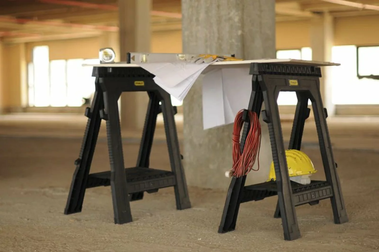 Stanley 1-70-713 Kunststof schragen - draagcapaciteit 450 kg (set van 2 stuks)-image