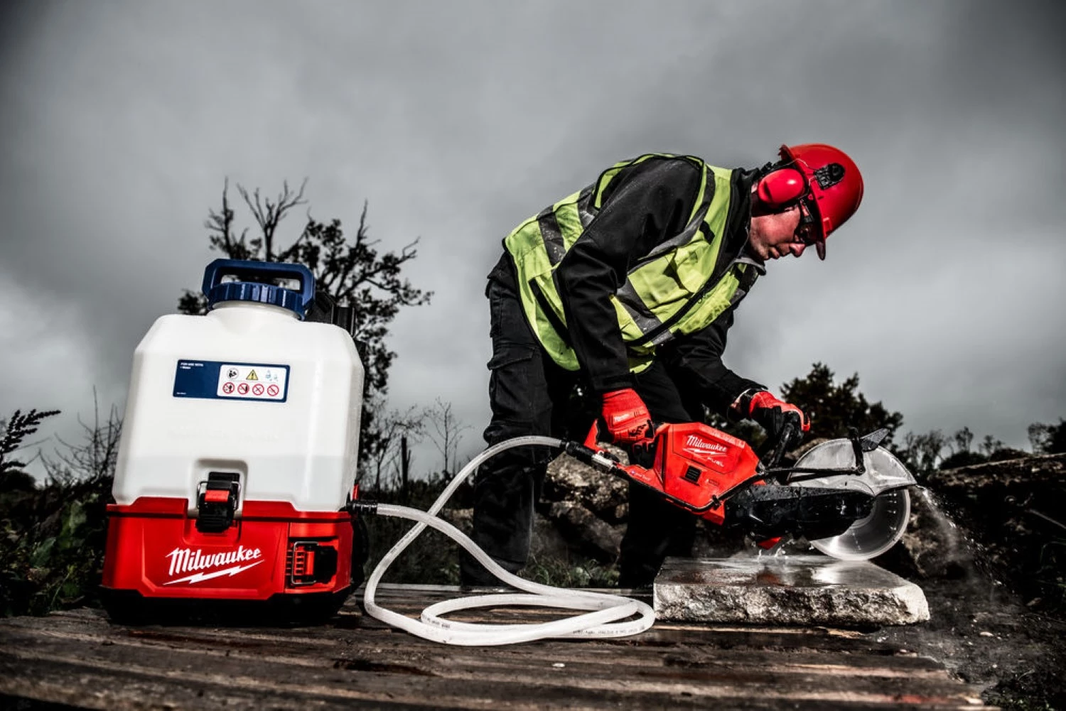 Milwaukee M18 BBPFP2-WST 18V Li-ion Pulvérisateur à pression - 15L-image