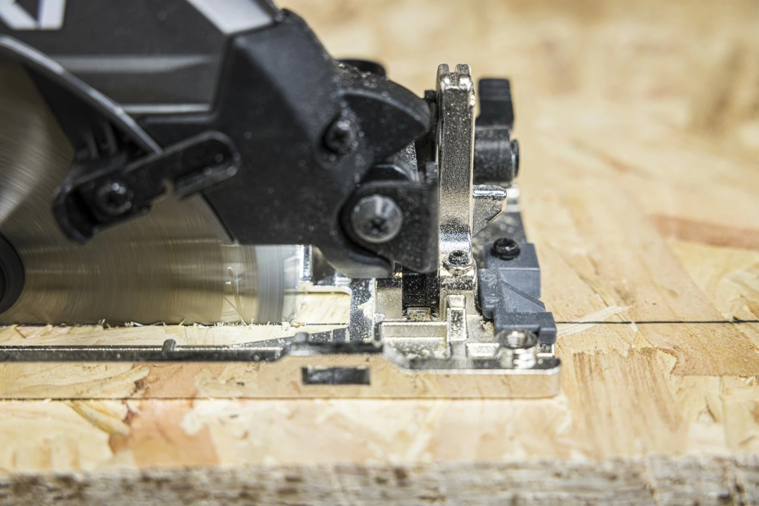 HiKOKI C1806DBWPZ 18V Li-ion accu cirkelzaag set (2x 5.0Ah accu) in HSC IV Koffer - 165mm-image