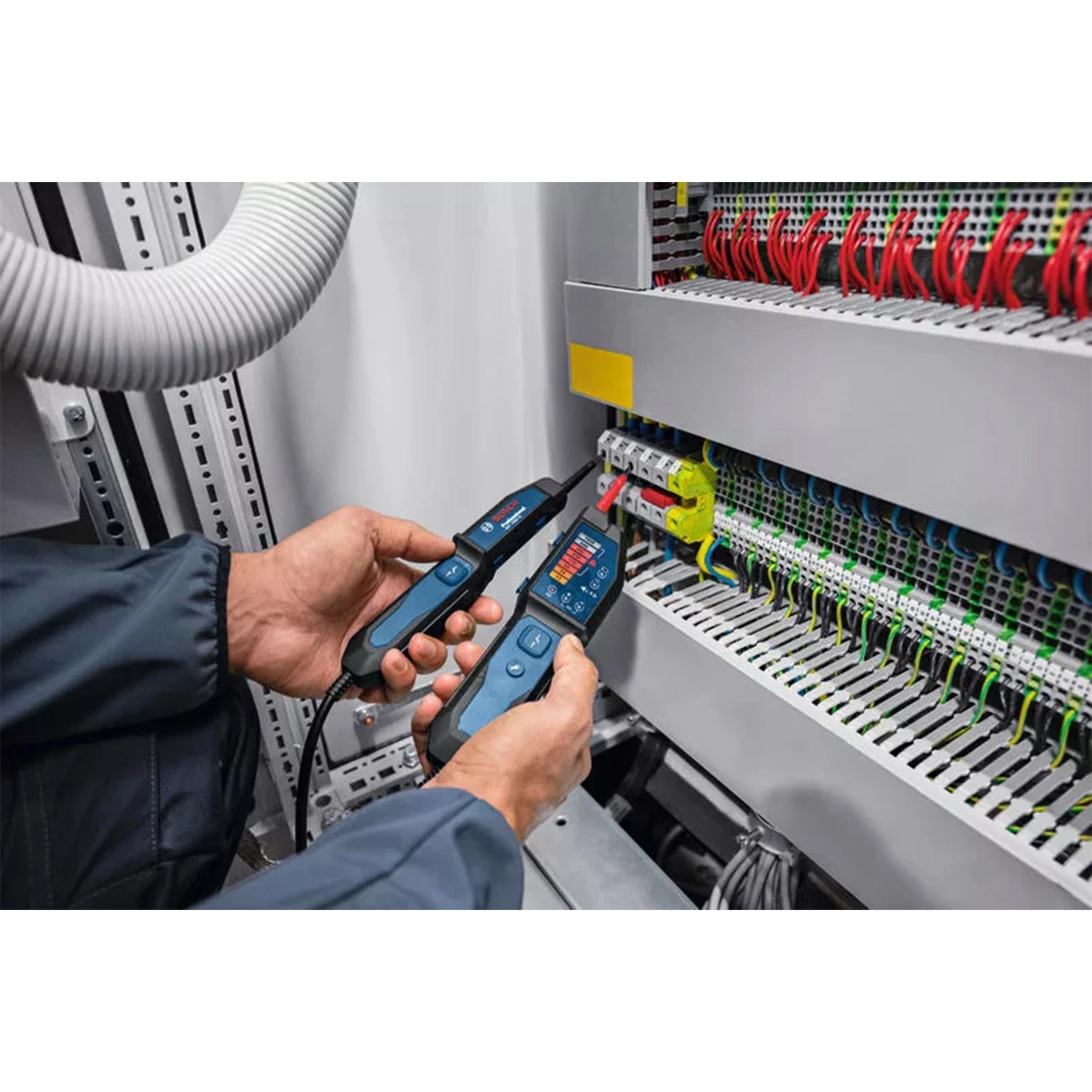 Bosch GVT 1000-15 Testeur de tension avec contact dans un étui - CA/CC 1000 V - CAT III 1000 V / CAT IV 600 V-image
