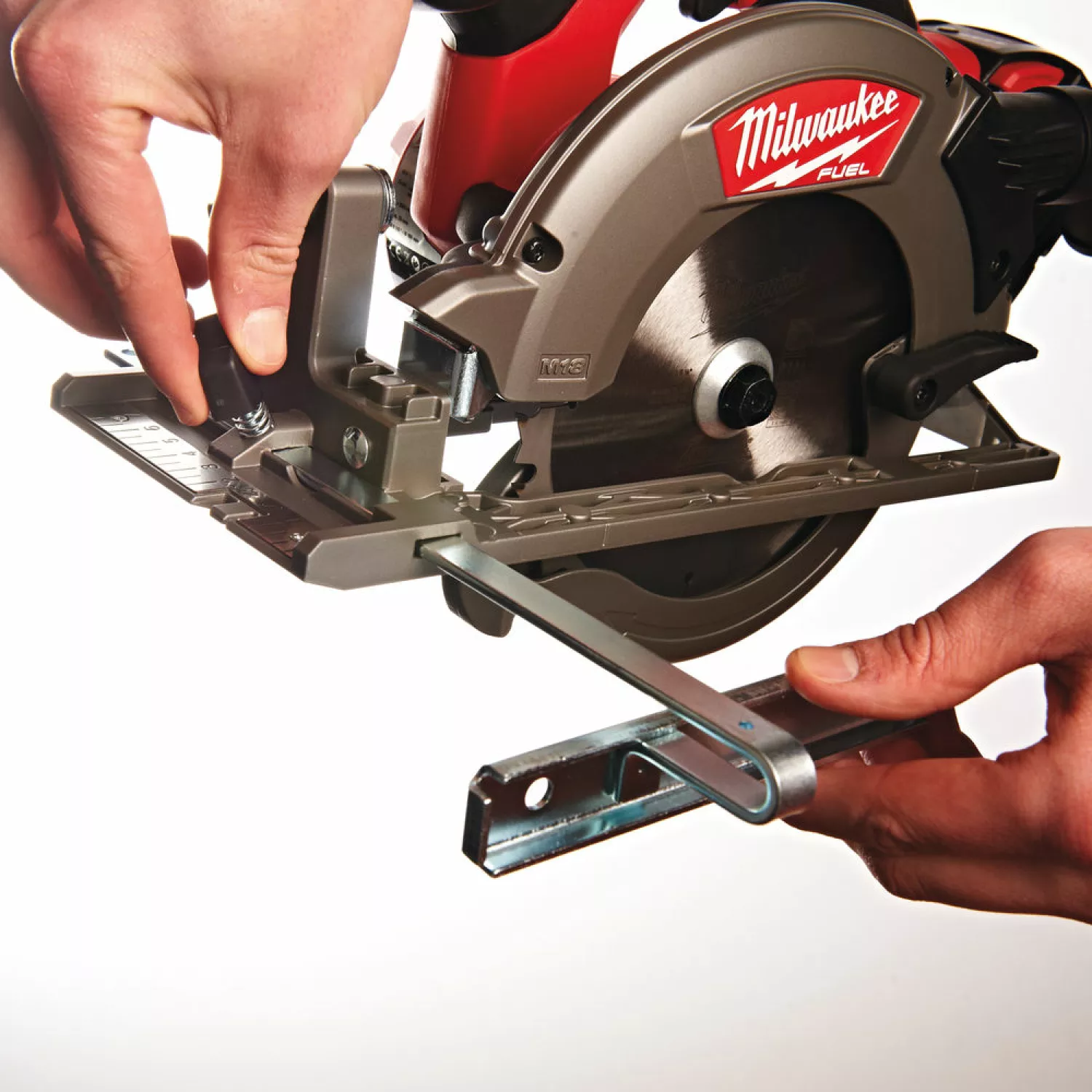 Milwaukee M18 CCS55-0X Scie circulaire sans fil Li-Ion 18V dans HD BOX - 165 mm - Moteur brushless - Machine seule-image