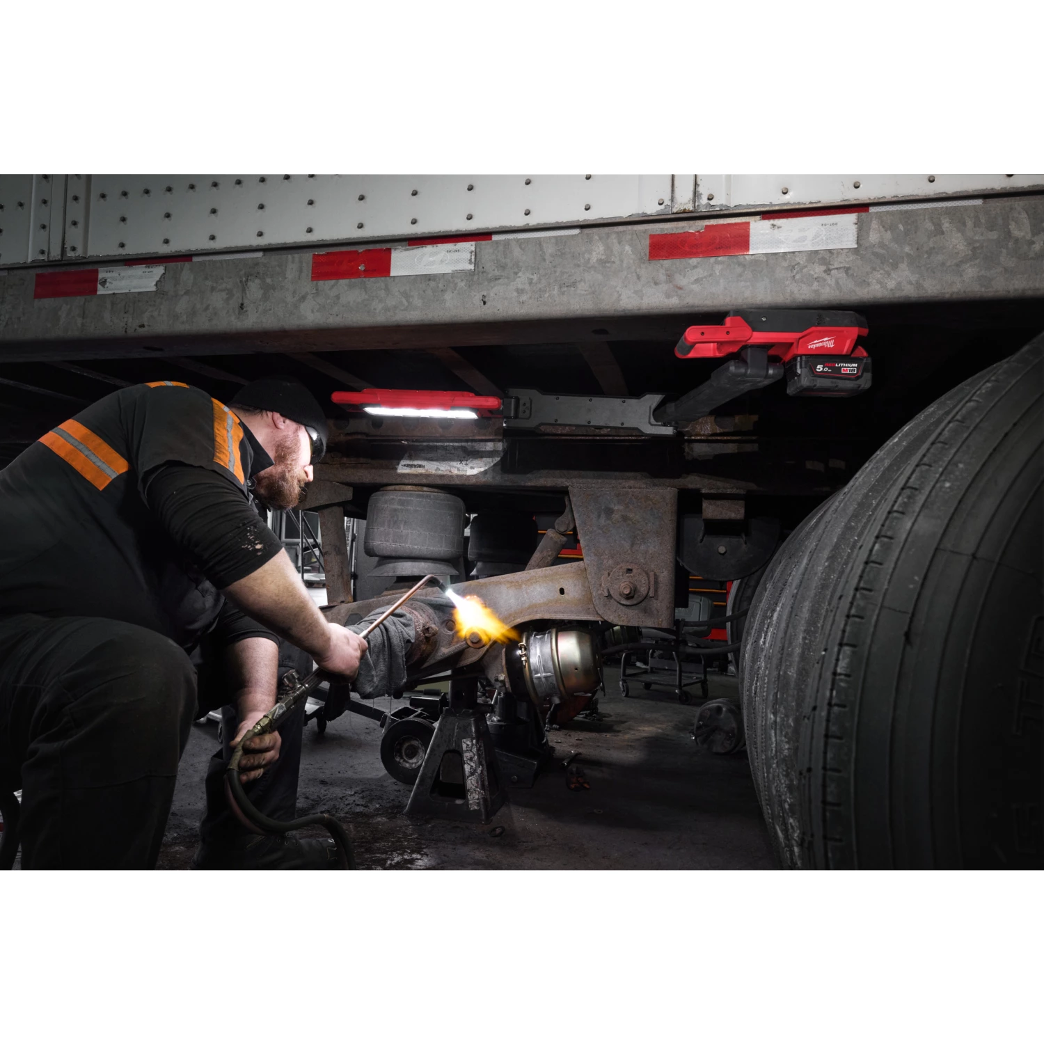 Milwaukee M18 ABL-0 18V Li-Ion Opvouwbare Magneet Lamp - Trueview - 2500Lm-image