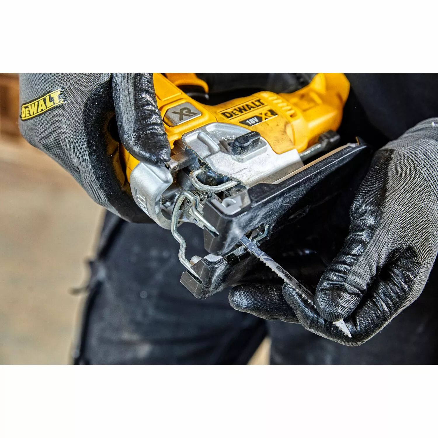 DeWALT DCS334P2 18V Li-ion XR accu decoupeerzaag set (2x 5.0Ah) in TSTAK - koolborstelloos-image