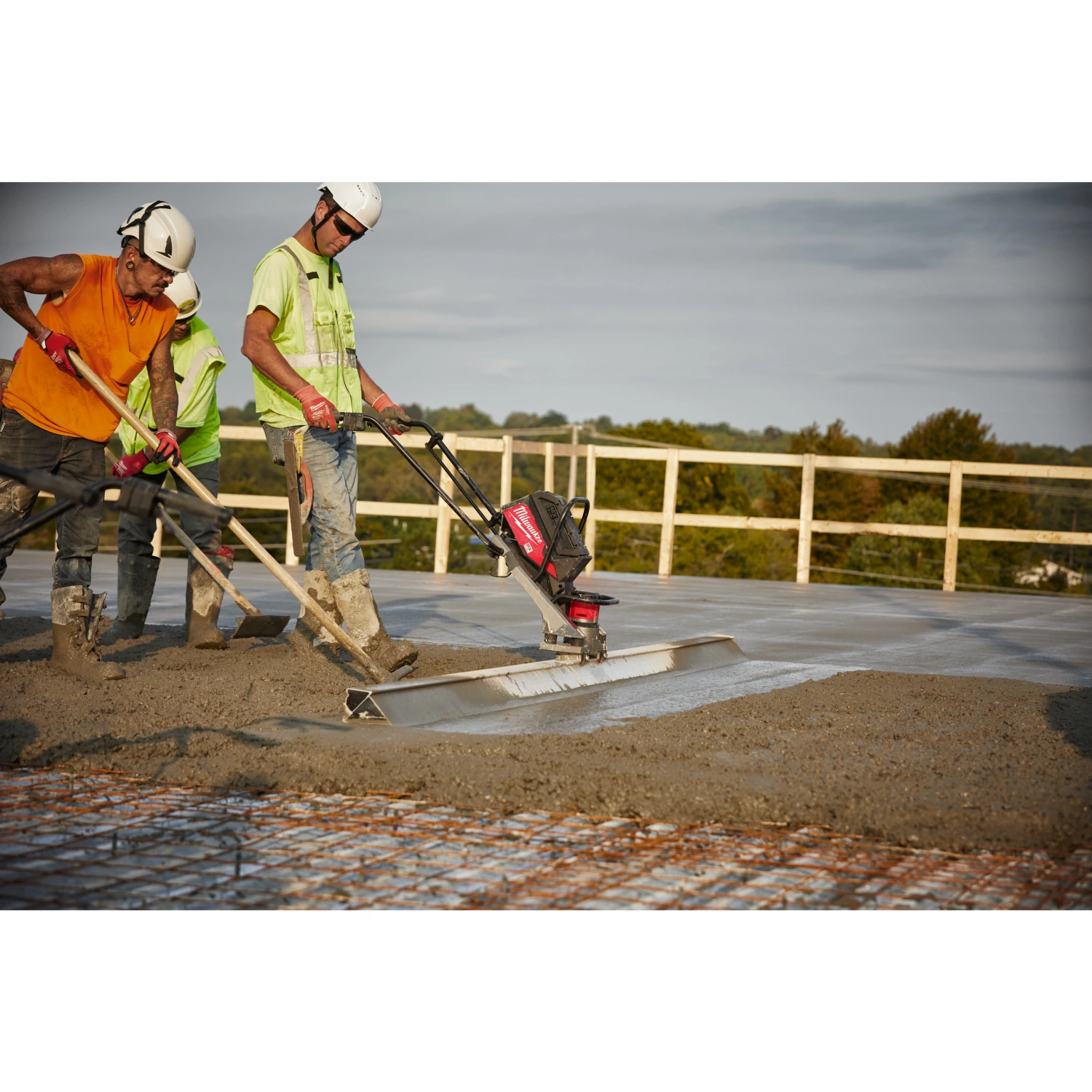 Milwaukee MXF PSC-302 MX Fuel accu beton trilspaan set (2x 3.0Ah accu)-image