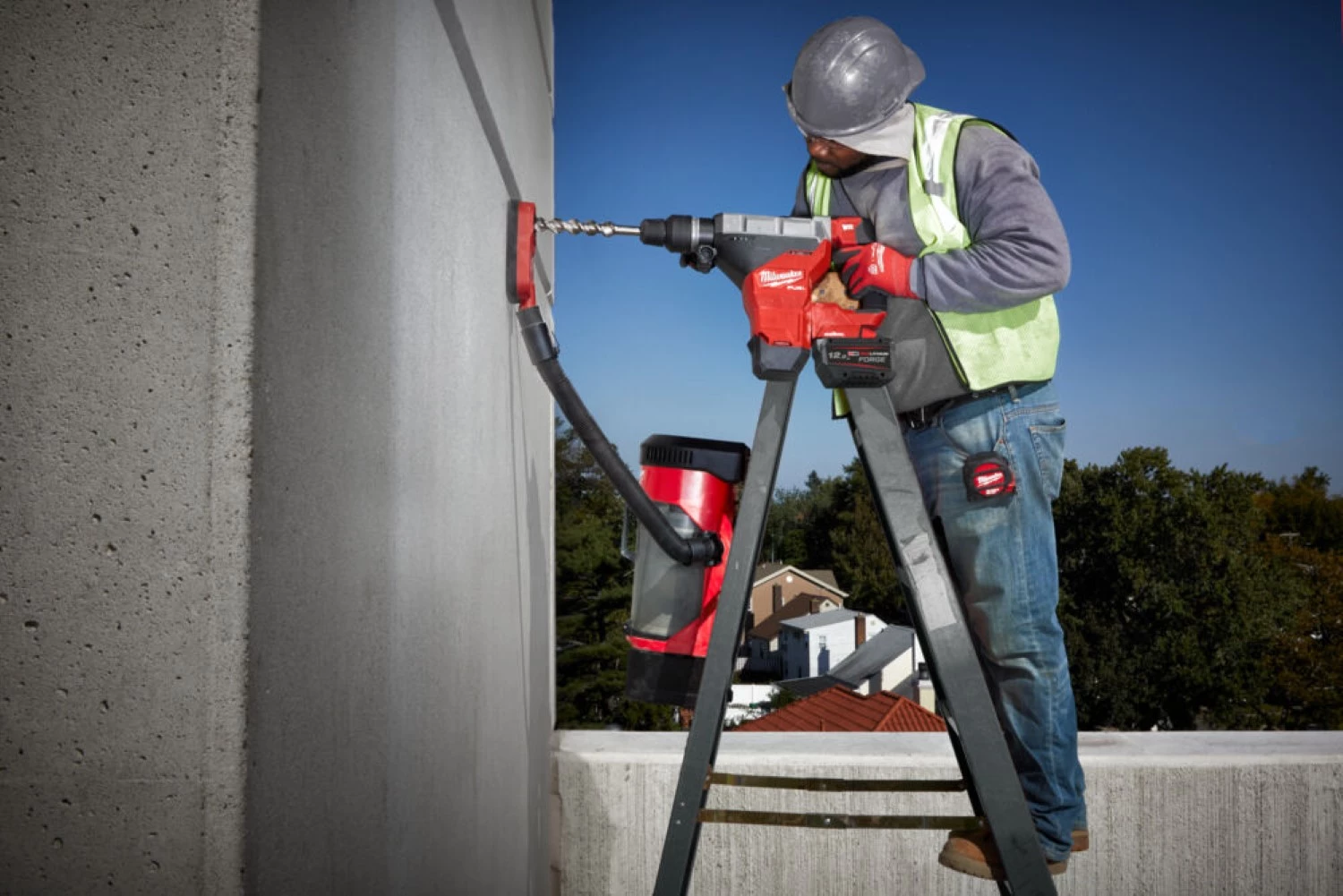 Milwaukee M18 FHM-121C 18 V Li-ion SDS-Max Marteau piqueur sans fil (1 batterie 12,0 Ah) dans un coffre - 11 J-image