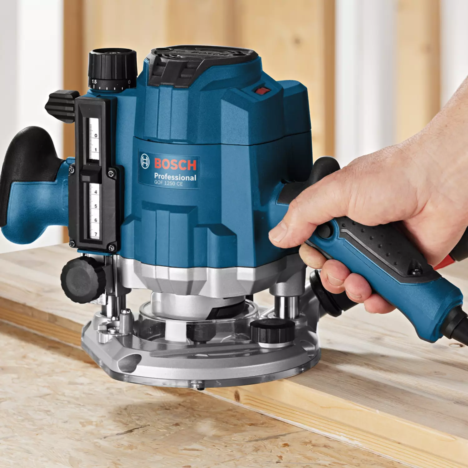 Bosch GOF 1250 CE Professional Bovenfrees - 1250W - 6-8mm-image