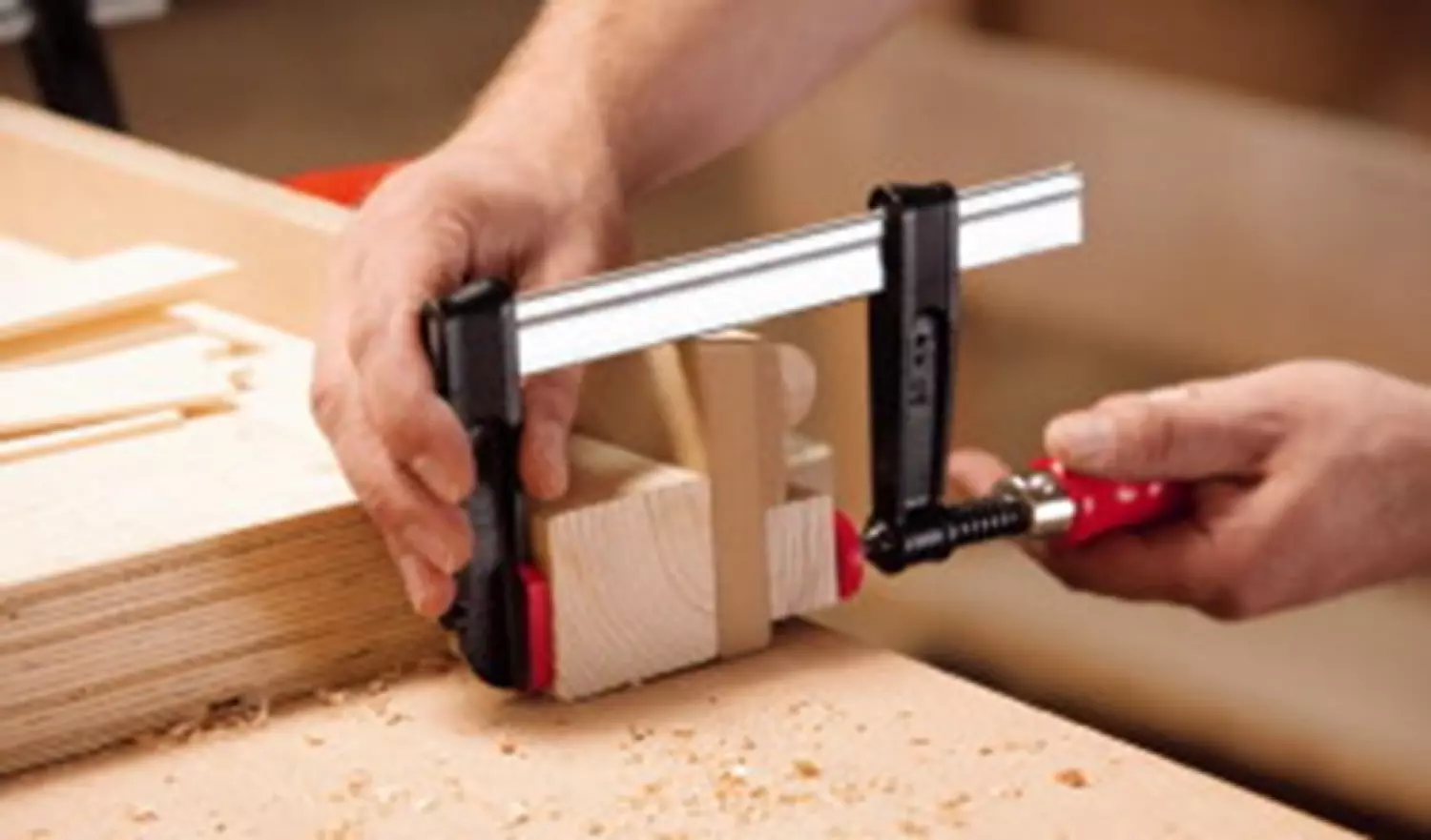 Bessey TPN25B8BE - Presse à vis en fonte malléable avec poignée bois TPN-BE - 250 x 80-image