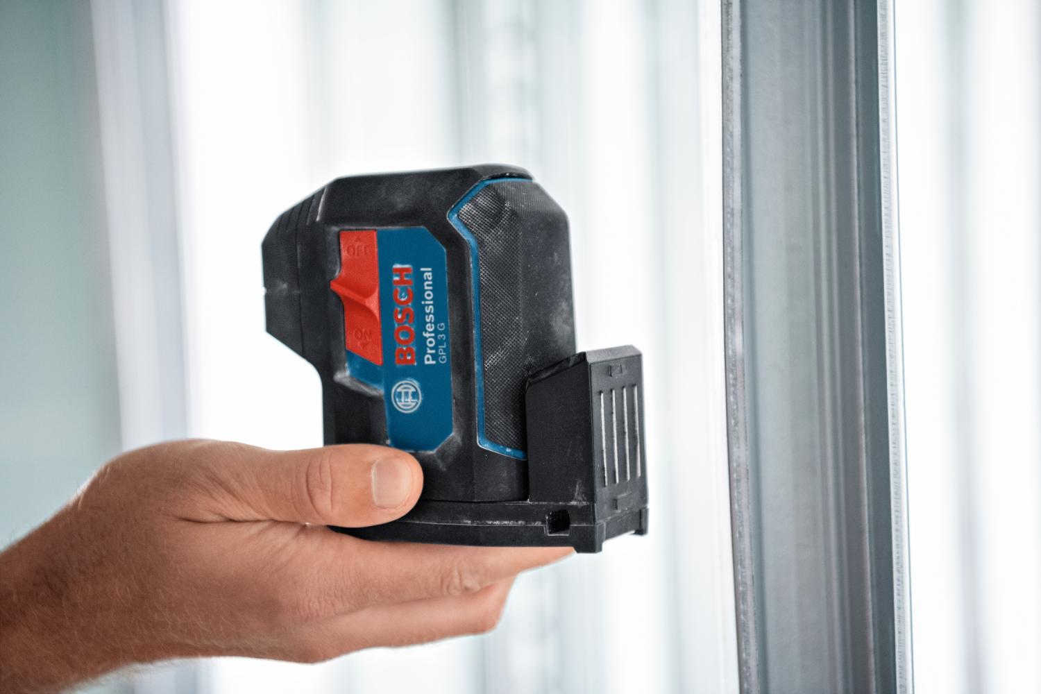 Bosch GPL 3 G Laser à point avec piles dans un étui - 30 m - 3 points - IP65-image