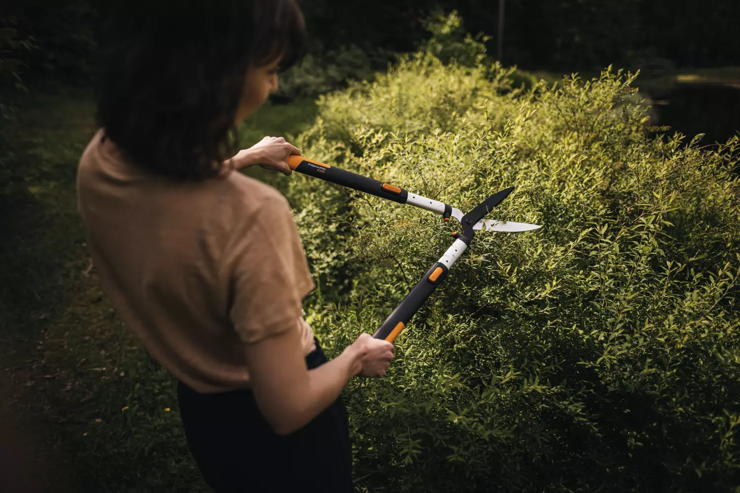 Fiskars - Cisaille à haies télescopique SmartFit - Revêtement antiadhésif - Acier - 68 - 93 cm - HS86-image