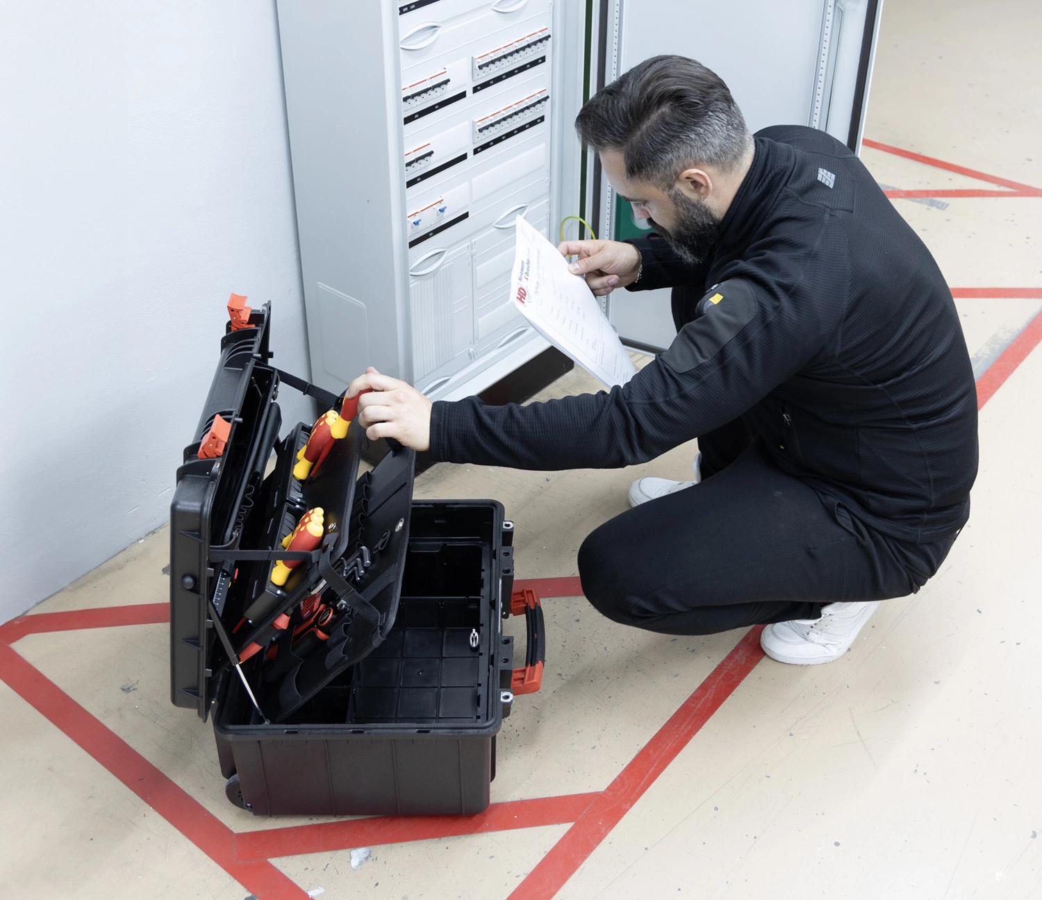 Wiha 45795 XL 2 Jeu d'outils électriques dans un chariot - 60 pièces-image