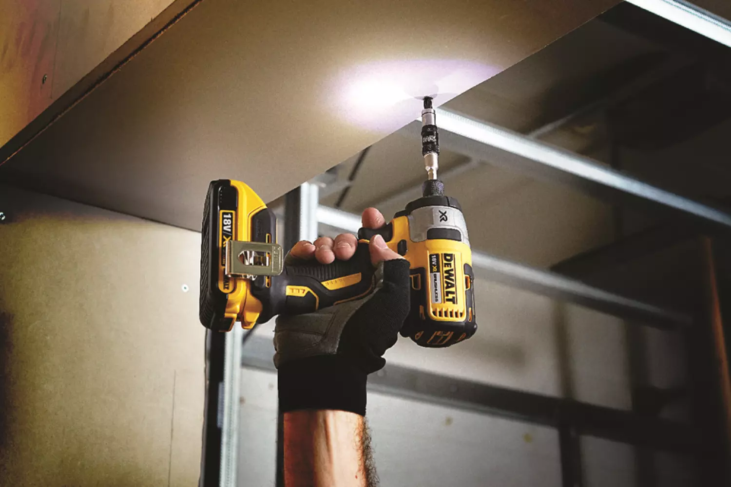 DeWALT DT70518T 10-delige impact Torsion bitset met zwenkbare bit tip houder-image