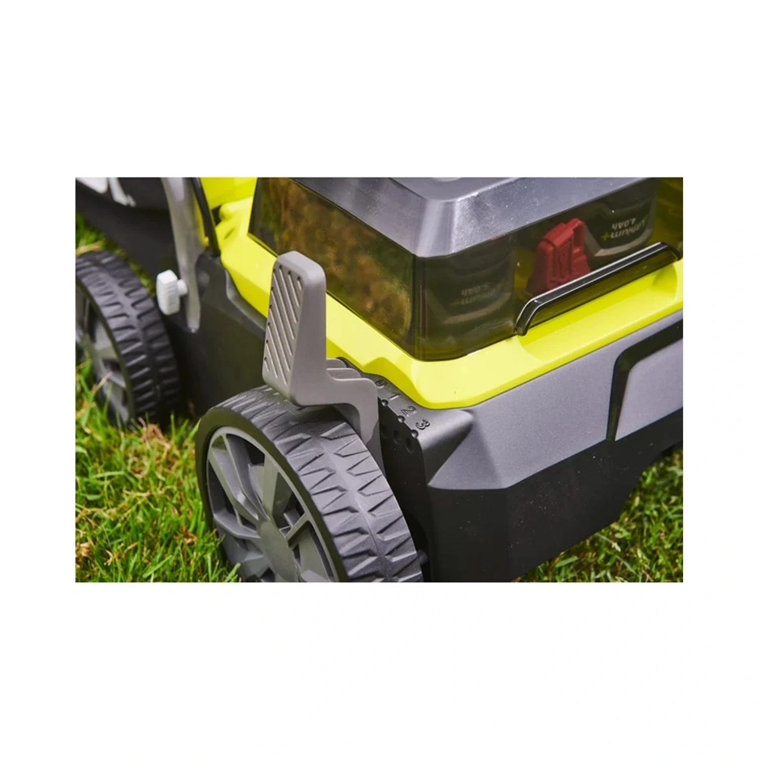 Ryobi RY18SFX35A-240 One+ 18V Brushless Accu Verticuteerder set (2x 4.0Ah) - 35cm