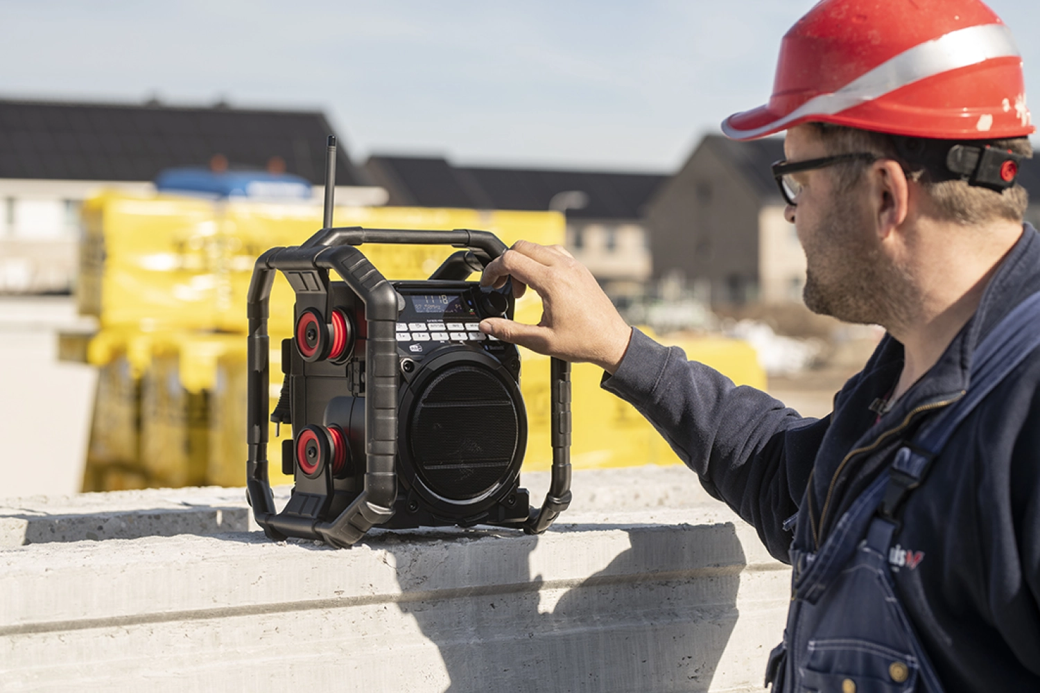 PerfectPro TP3 Bouwradio - FM RDS / DAB+ - AUX-in - bluetooth - werkt op netstroom en batterij-image