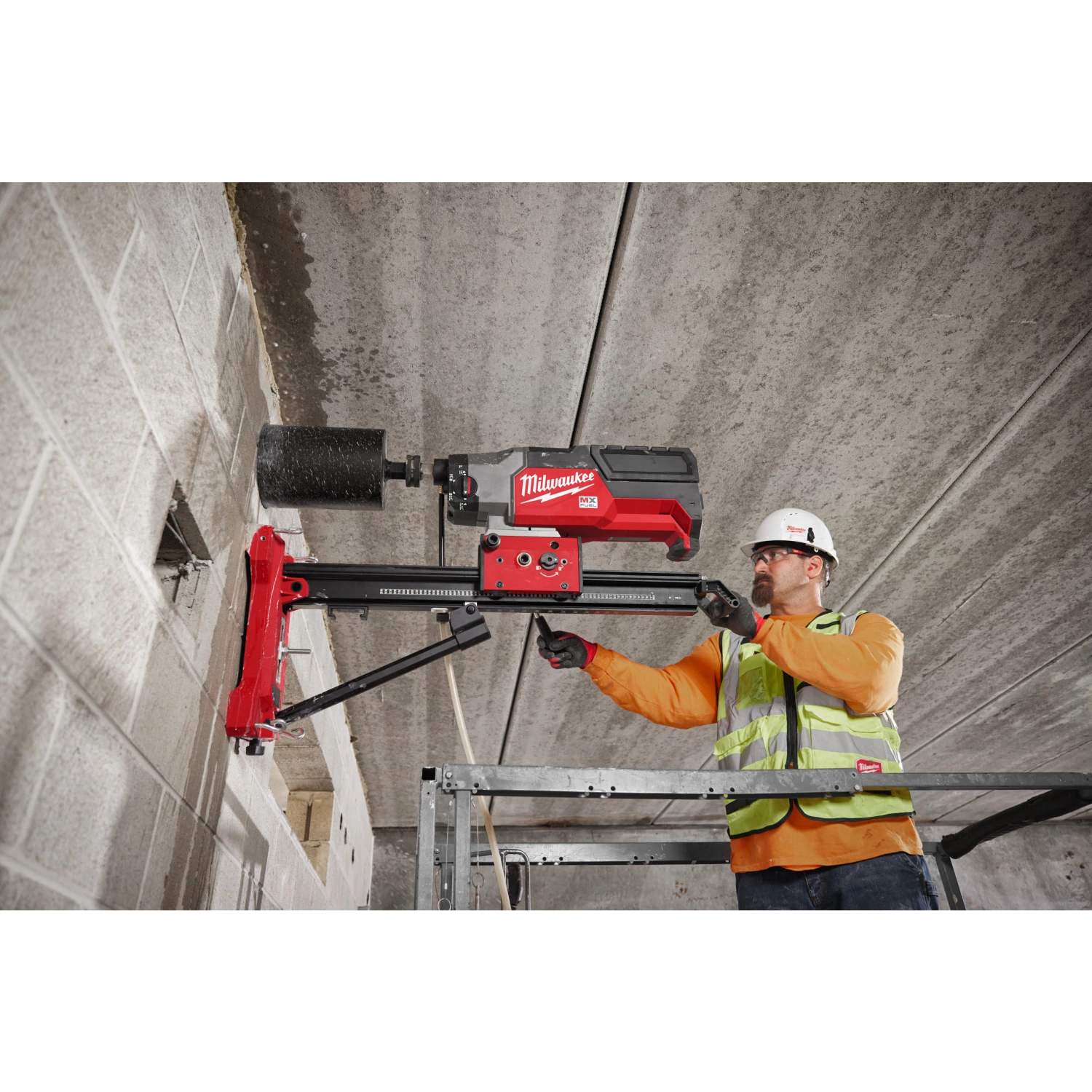 Milwaukee MXF DCD350KIT-122 MX Fuel accu diamant boormachine set (2x 12.0Ah accu) incl. boorstandaard - 350mm-image