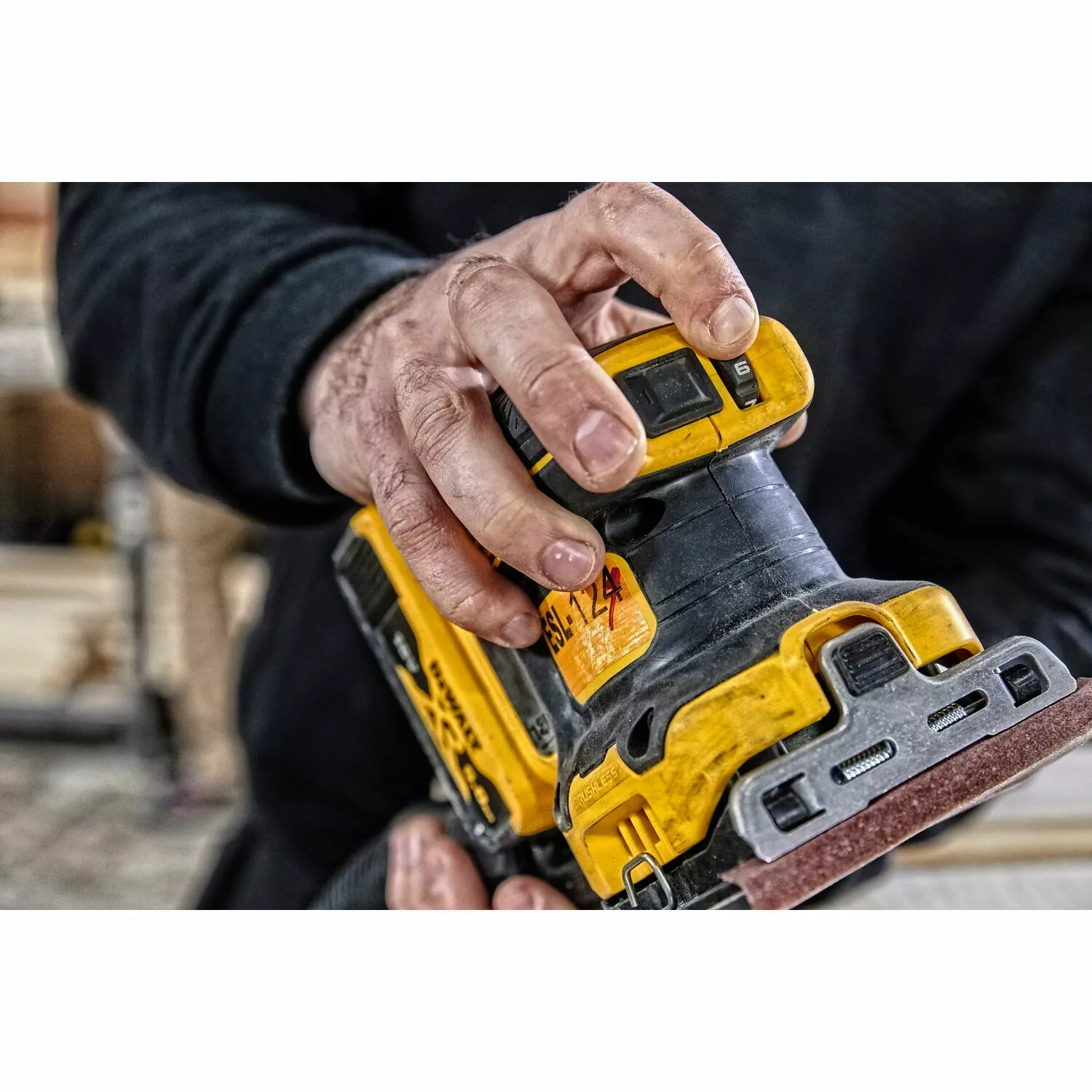 DeWALT DCW200NT 18V Li-Ion accu vlakschuurmachine body in TSTAK - 140 x 115mm - koolborstelloos-image