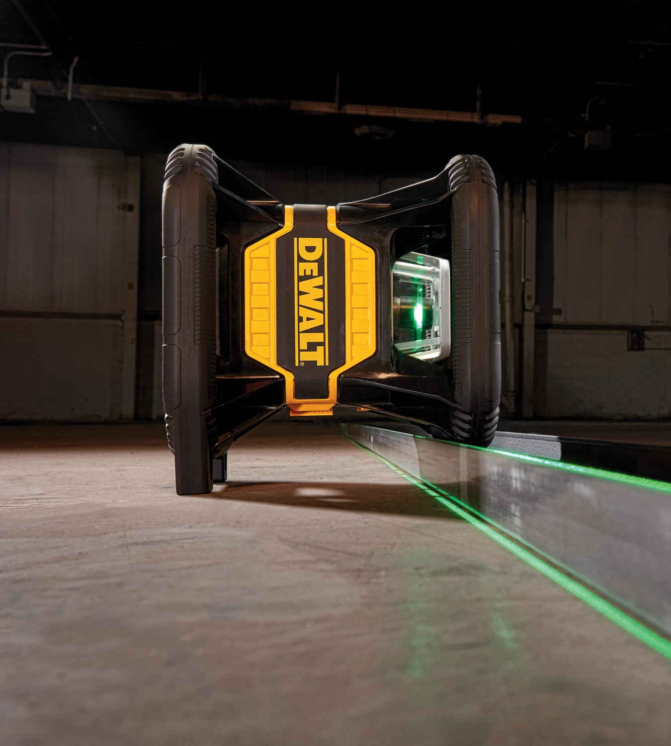 DeWALT DCE080D1GS-SET 18V Li-ion XR Accu Volautomatische roterende laser set (1x 2.0Ah) in TSTAK koffer - groen - met statief en meetlat-image