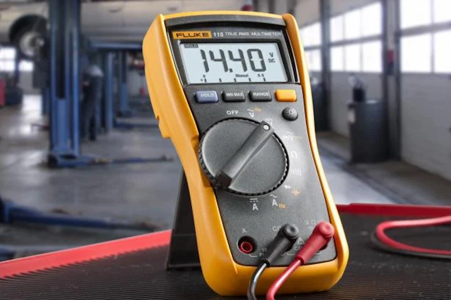 Fluke 115 EUR Digitale True-RMS multimeter - AC/DC 600V & 10A-image