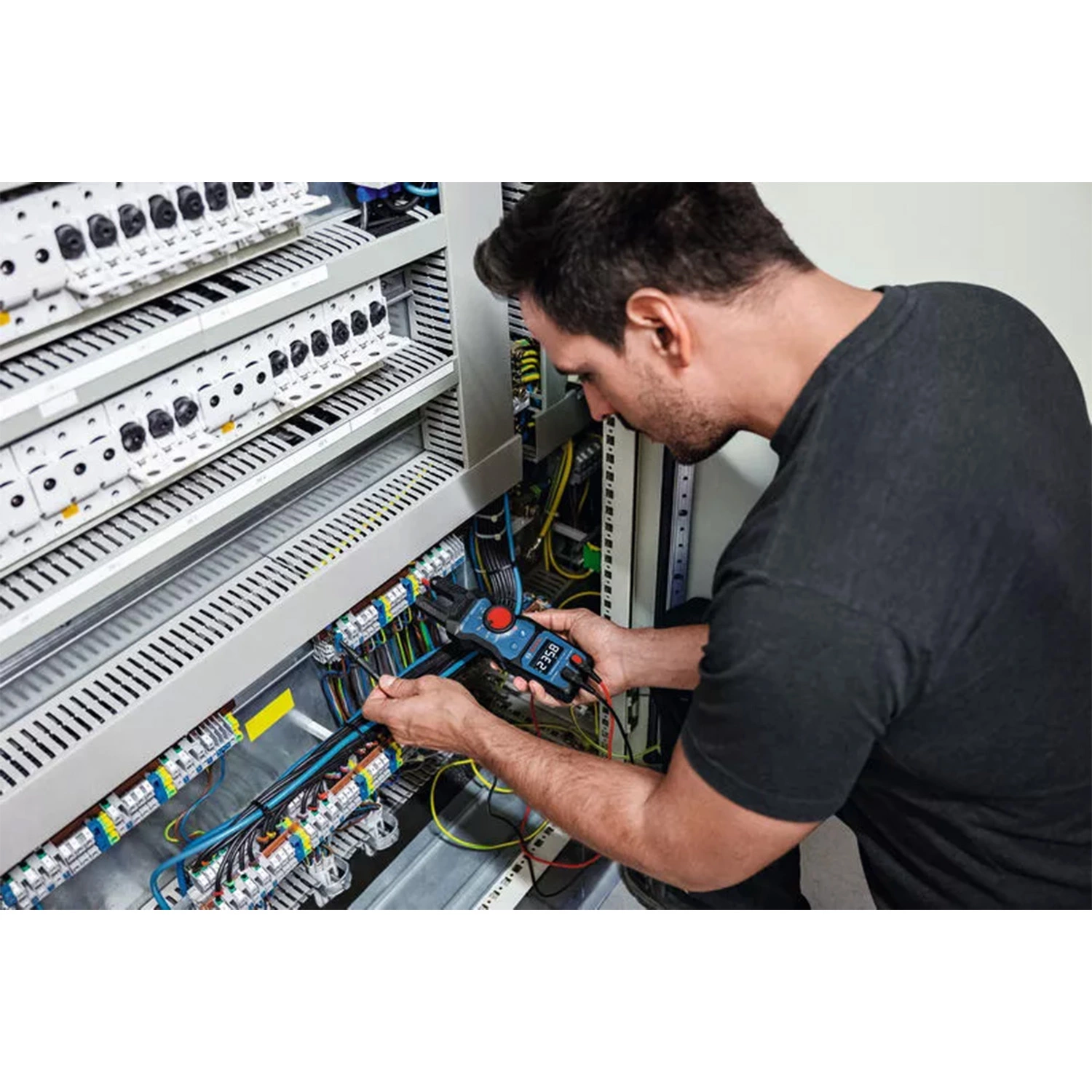 Bosch GFM 1000-15 Pince ampèremétrique True-RMS dans un étui + support MH 1 - AC/DC 1000 V & AC 200 A - CAT III 1000 V / CAT IV 600 V-image
