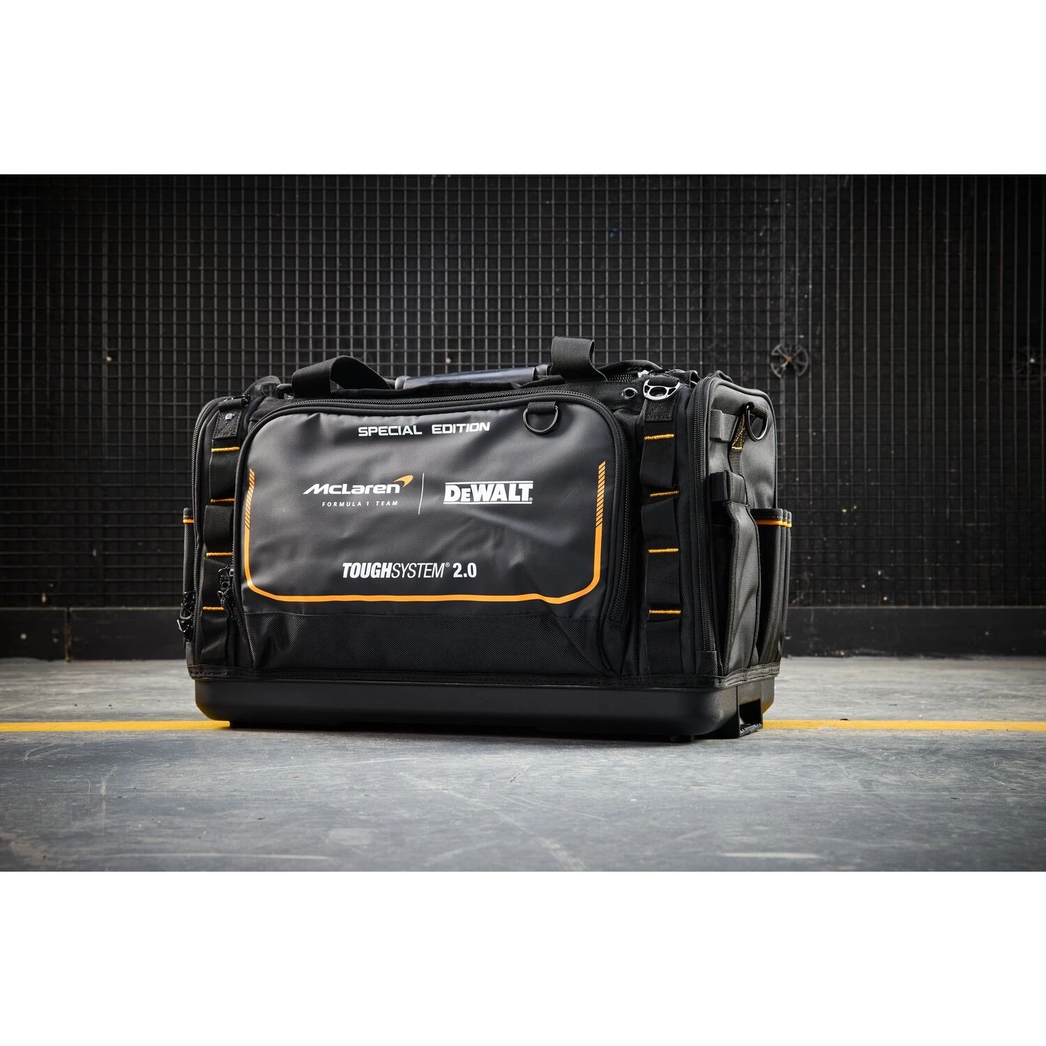 DeWALT DWST83542-1 McLaren Gereedschaptstas met wielen voor TOUGHSYSTEM - 22"-image
