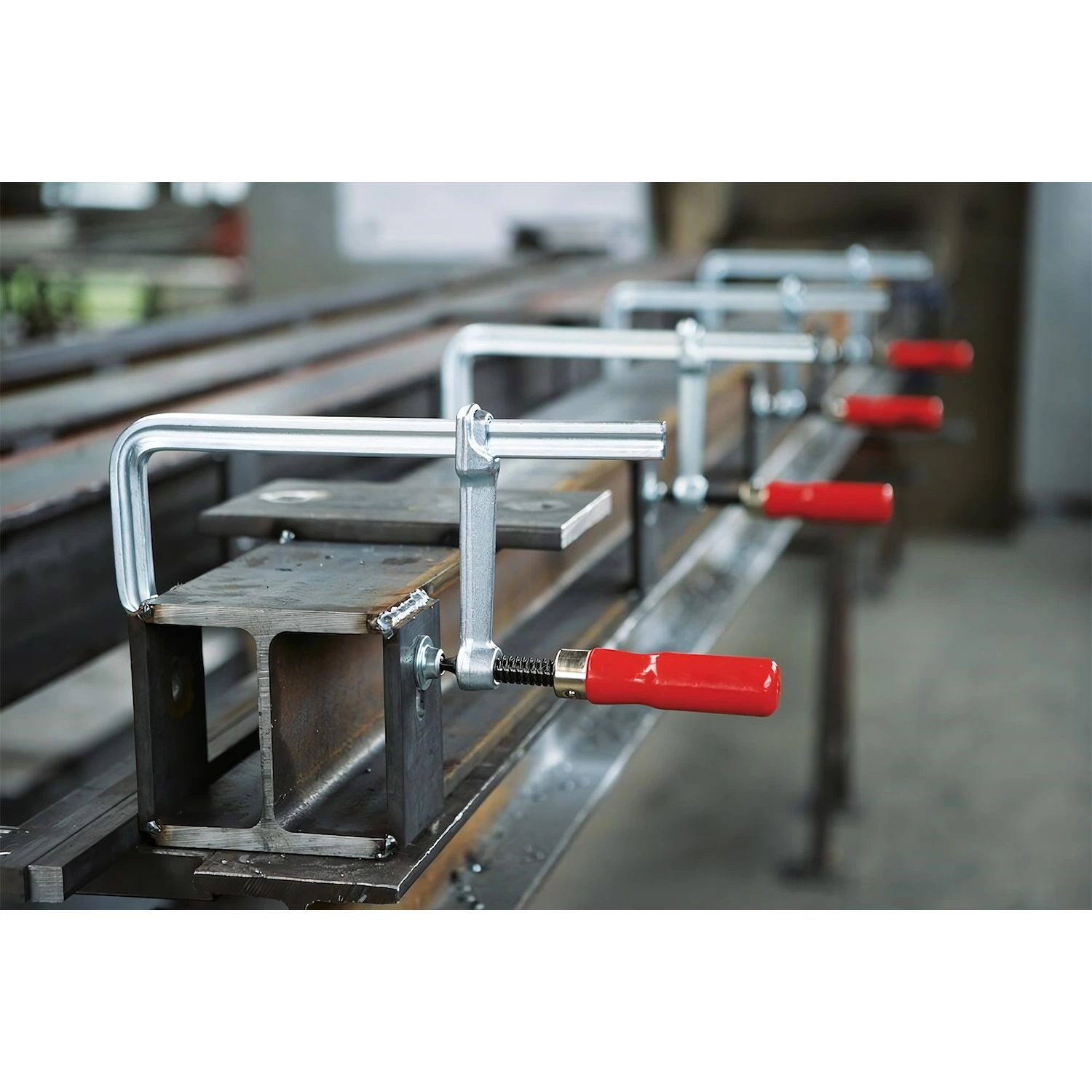 Bessey GS12 - Presse à vis tout acier avec poignée bois classiX GS - 120 x 60-image