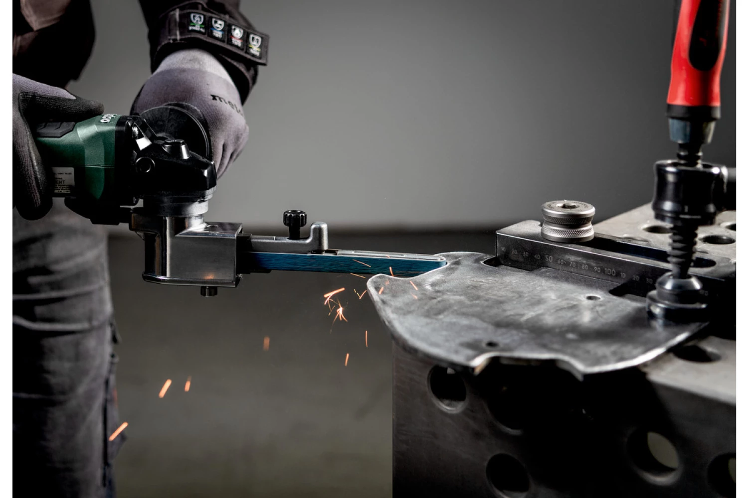 Metabo BFVB 18 LTX BL 90 18V li-ion ponceuse à bande sans fil dans MetaBox - 6-19mm-image