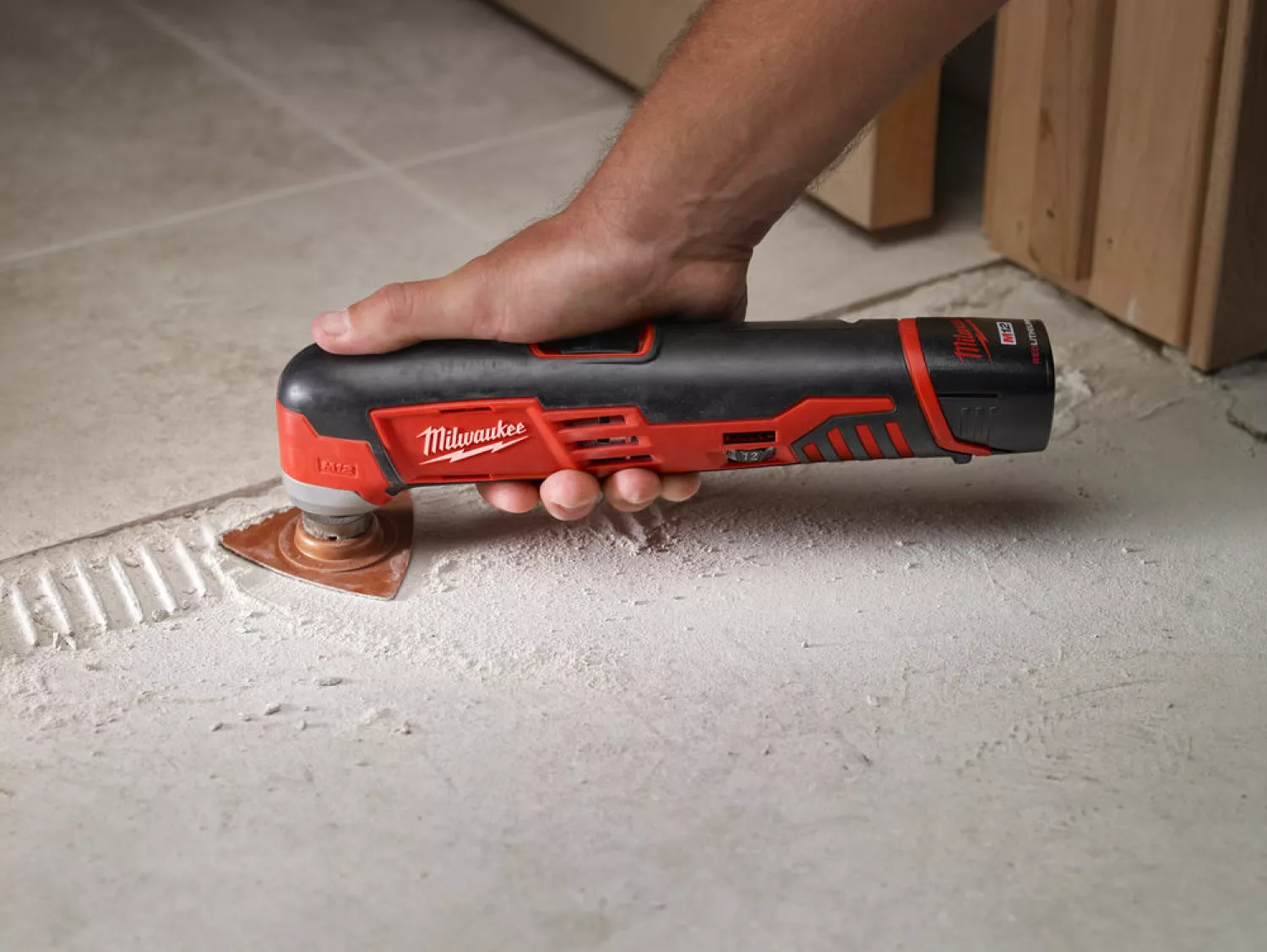 Milwaukee C12 MT-202B Li-Ion multitool - 12V-image