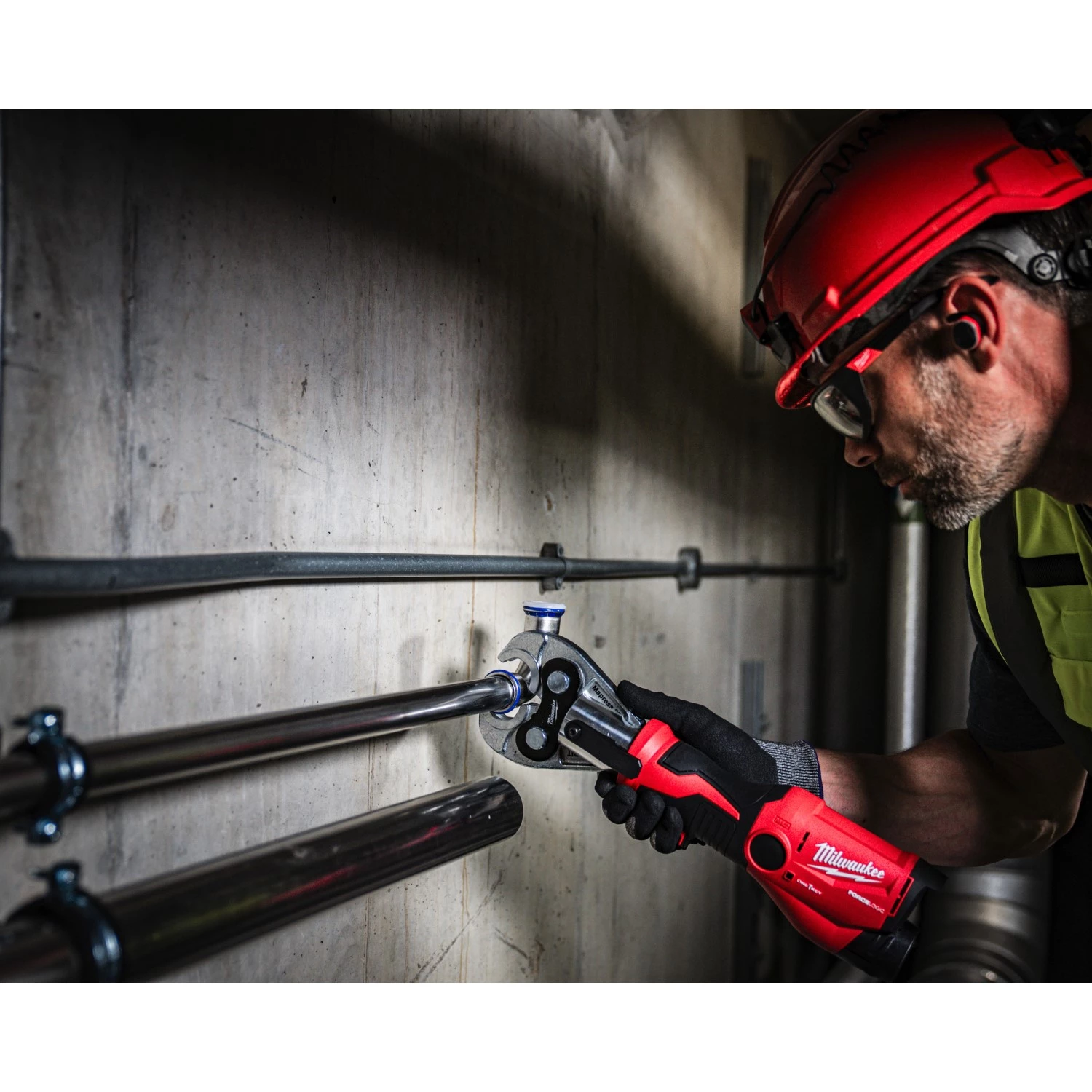 Milwaukee M12 ONEHPT-202C Kit de pince à sertir hydraulique avec batterie Li-ion 12 V (2 batteries 2,0 Ah) dans un coffret - Kit Geberit Mapress-image
