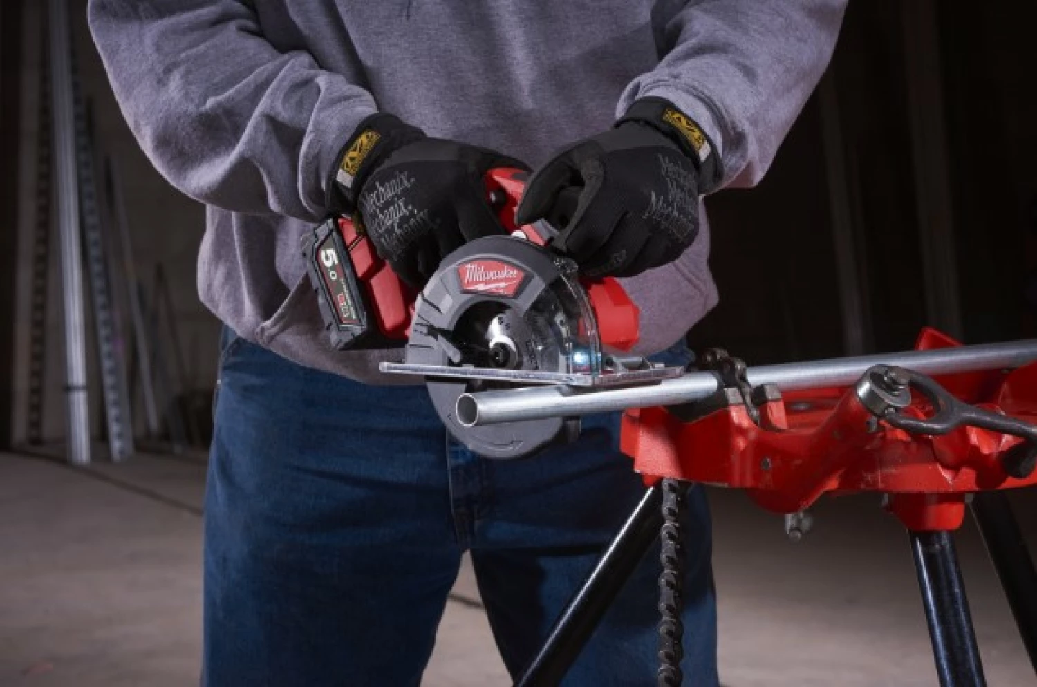 Milwaukee M18 FMCS-0X 18V Li-Ion accu Metaalcirkelzaag body in HD Box -150 x 20mm - koolborstelloos-image